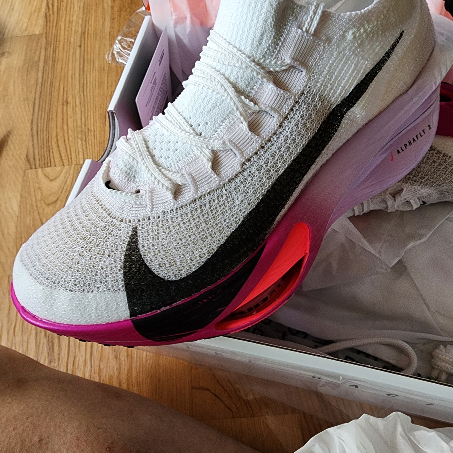 Nike Air Zoom Alphafly Next% 3 Hyper Pink 착용 스타일 - 2
