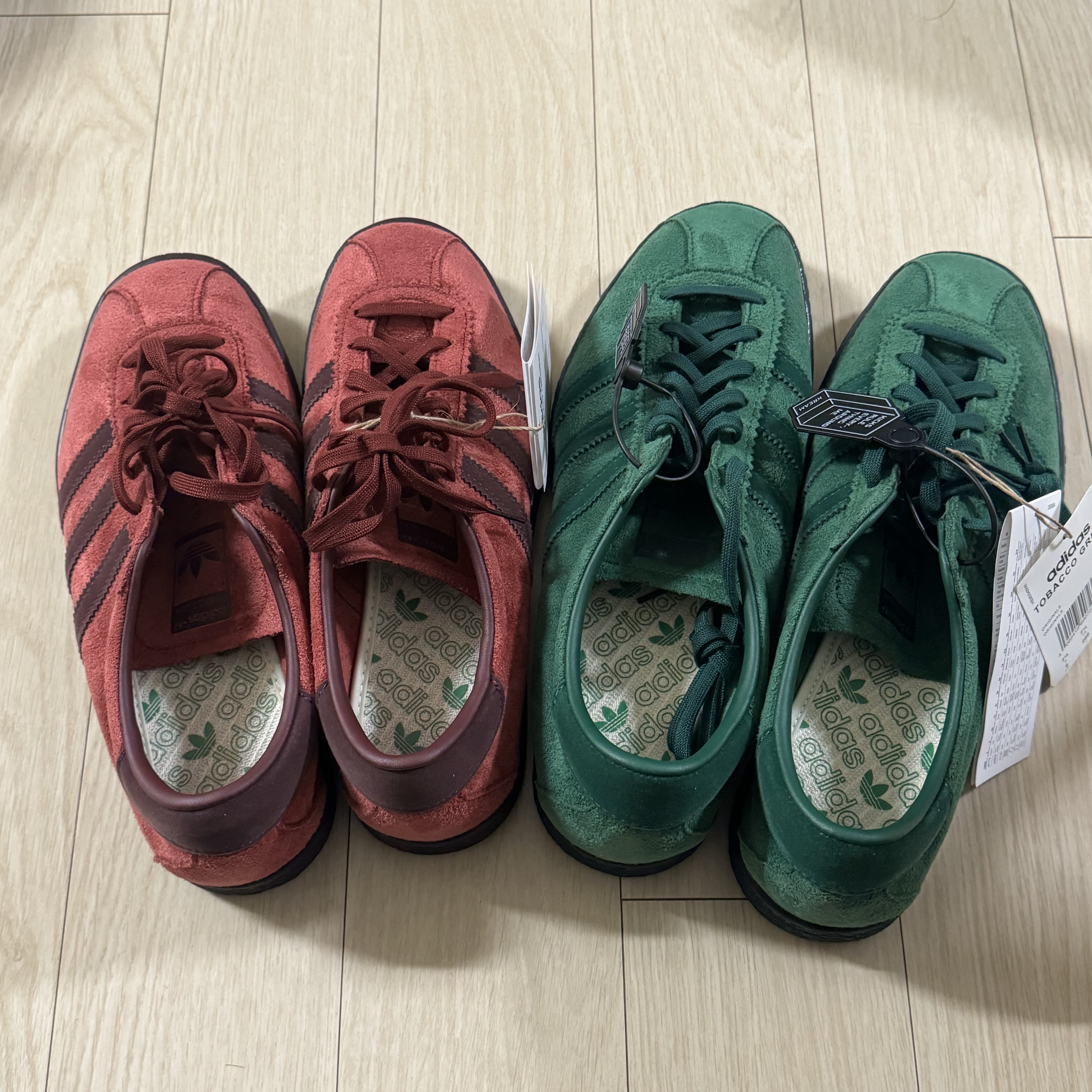 Adidas Tobacco Gruen Dark Green, Adidas Tobacco Gruen Collegiate Burgundy 착용 스타일