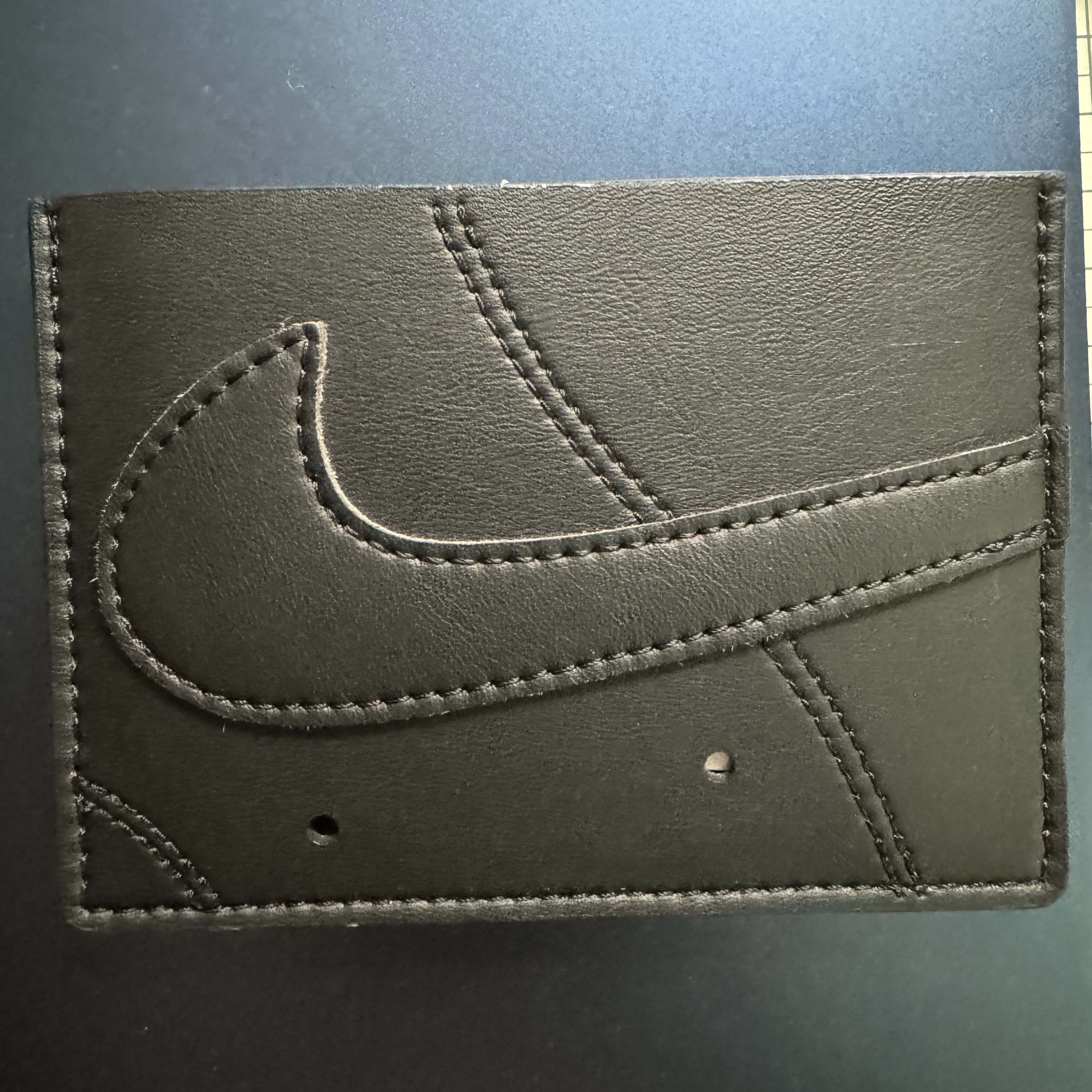 Nike Icon Air Force 1 Card Wallet Black 착용 스타일