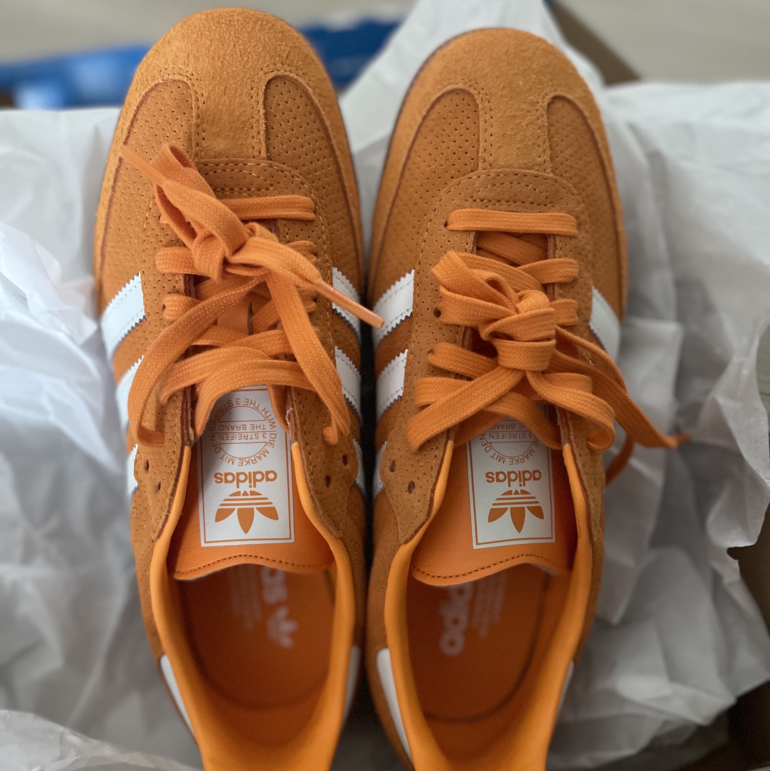 Adidas Samba OG Orange Rush 착용 스타일 - 2