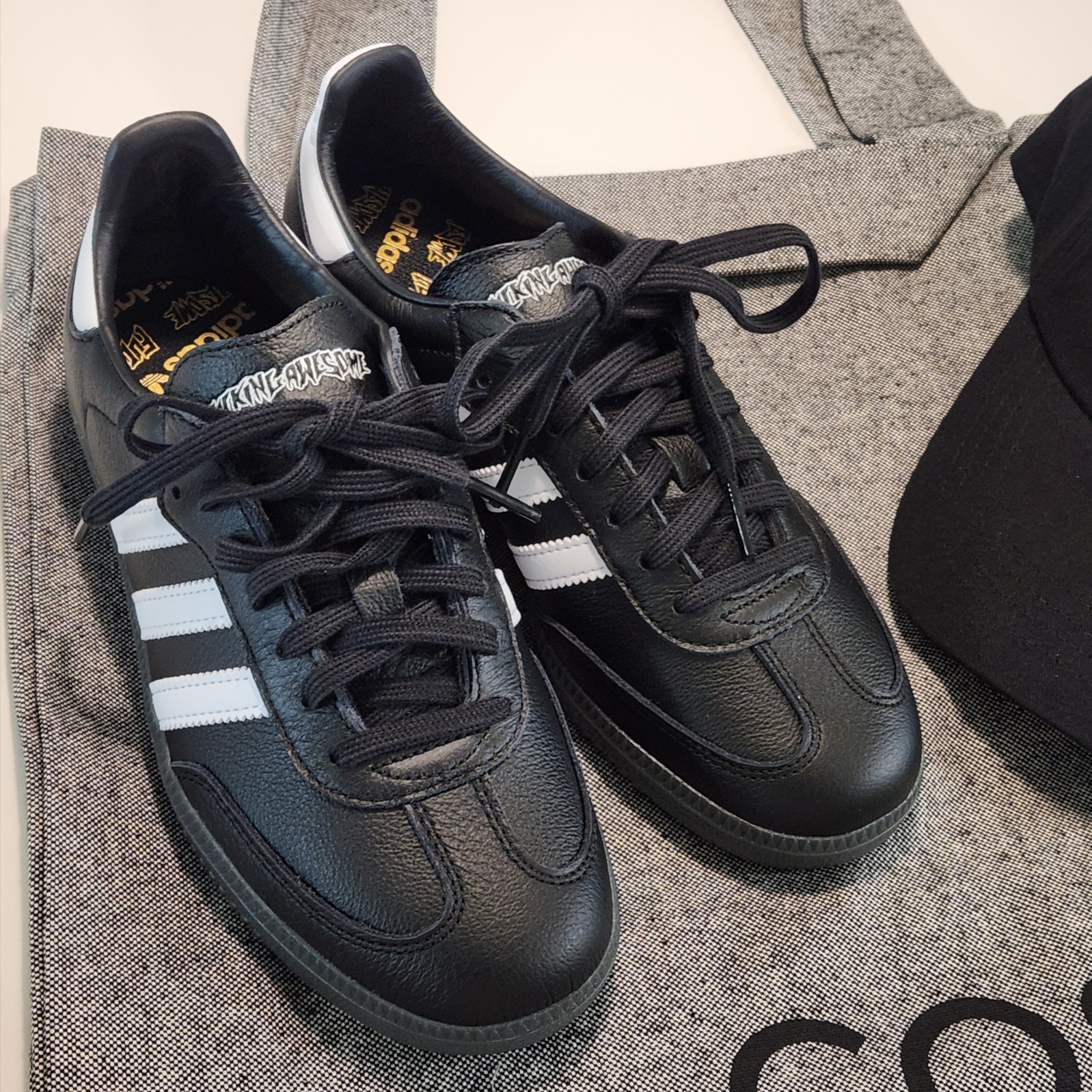 Adidas x Fucking Awesome Samba Core Black, Emis Tone On Tone Wappen Ball Cap Black 착용 스타일 - 2