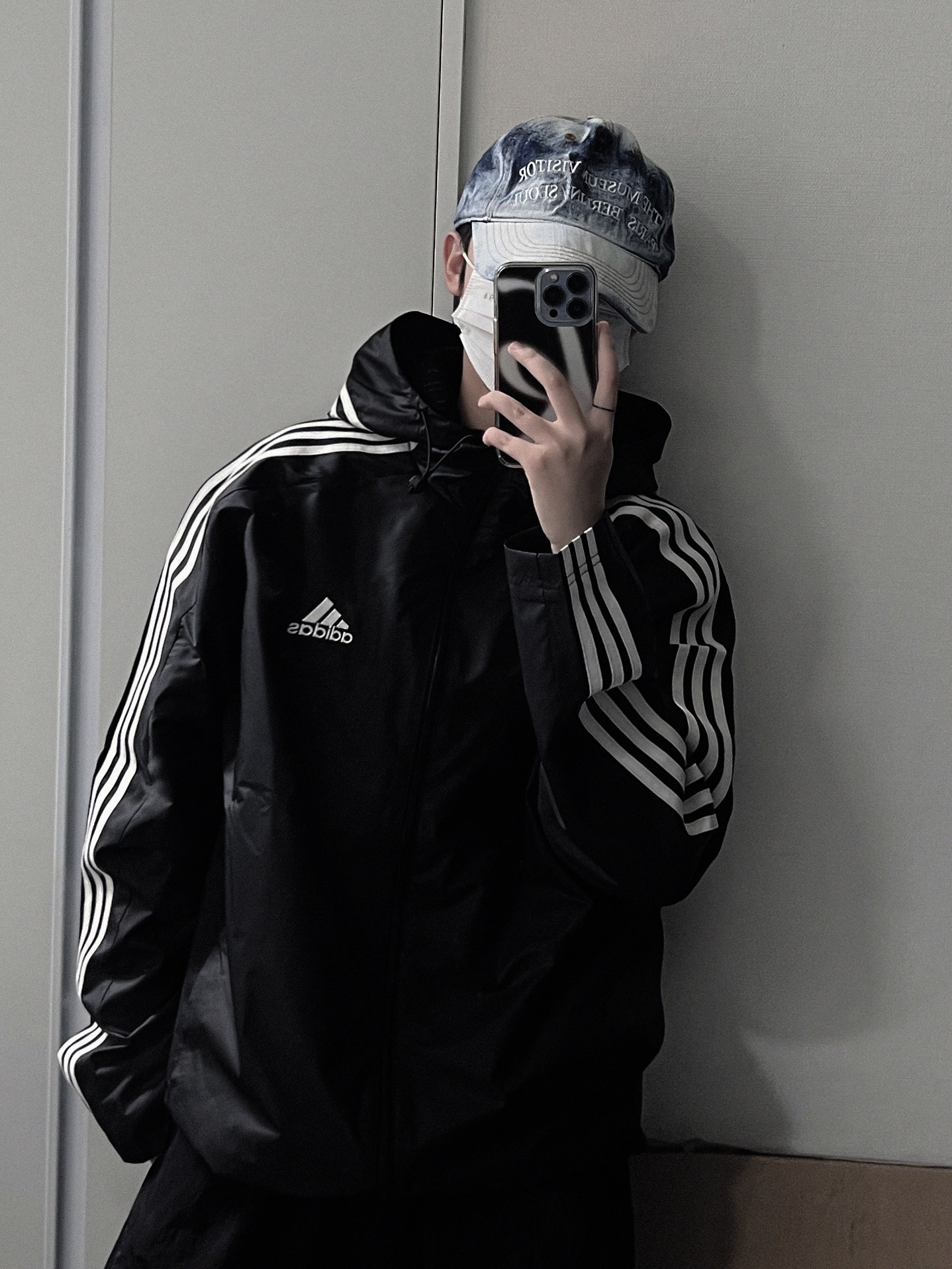 Adidas Essential 3S Woven Windbreaker Jacket Black - KR Sizing, The Museum Visitor Washed Denim Ball Cap White Blue 착용 스타일 - 2