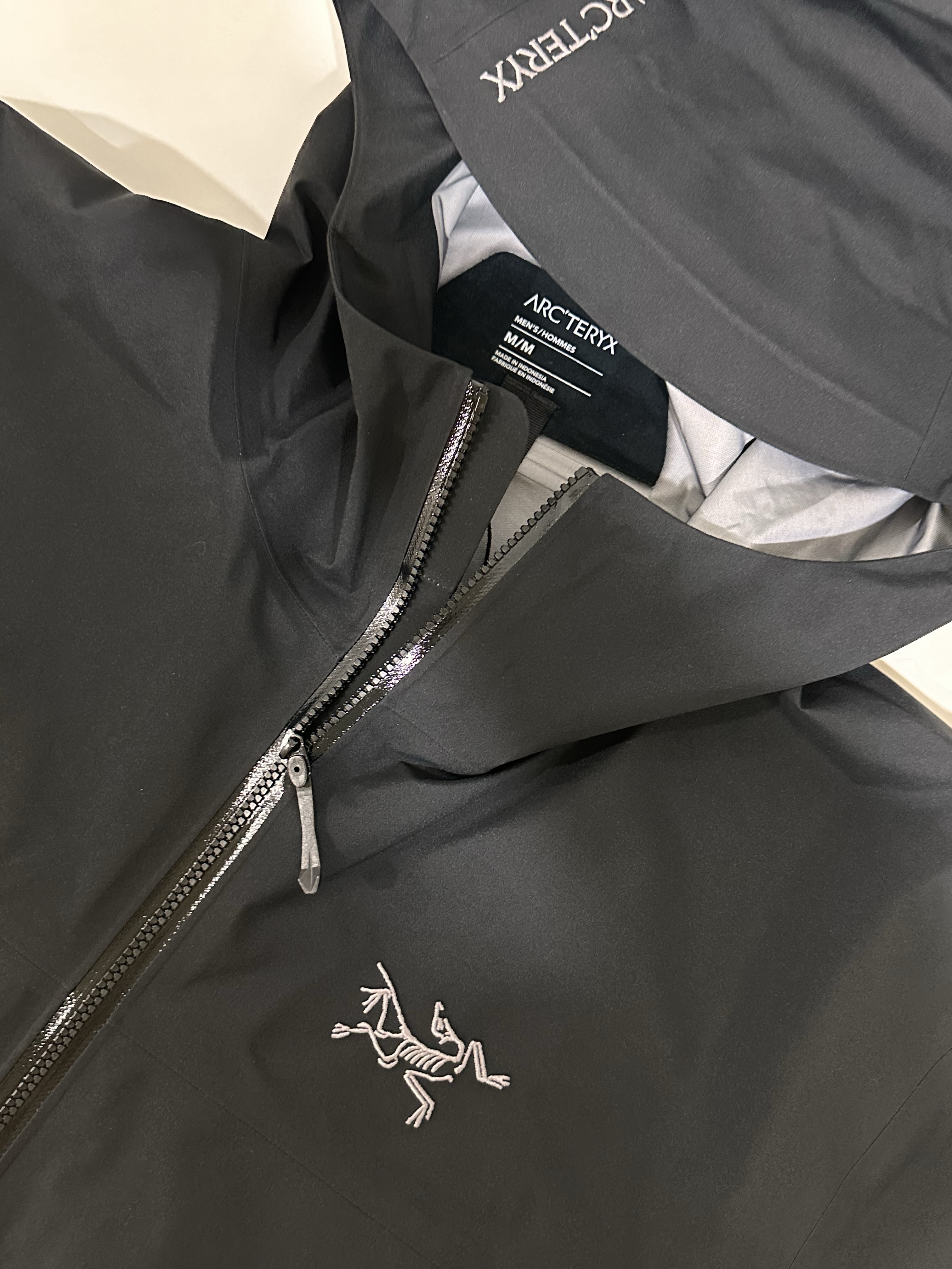 Arc'teryx Beta Jacket Black 착용 스타일