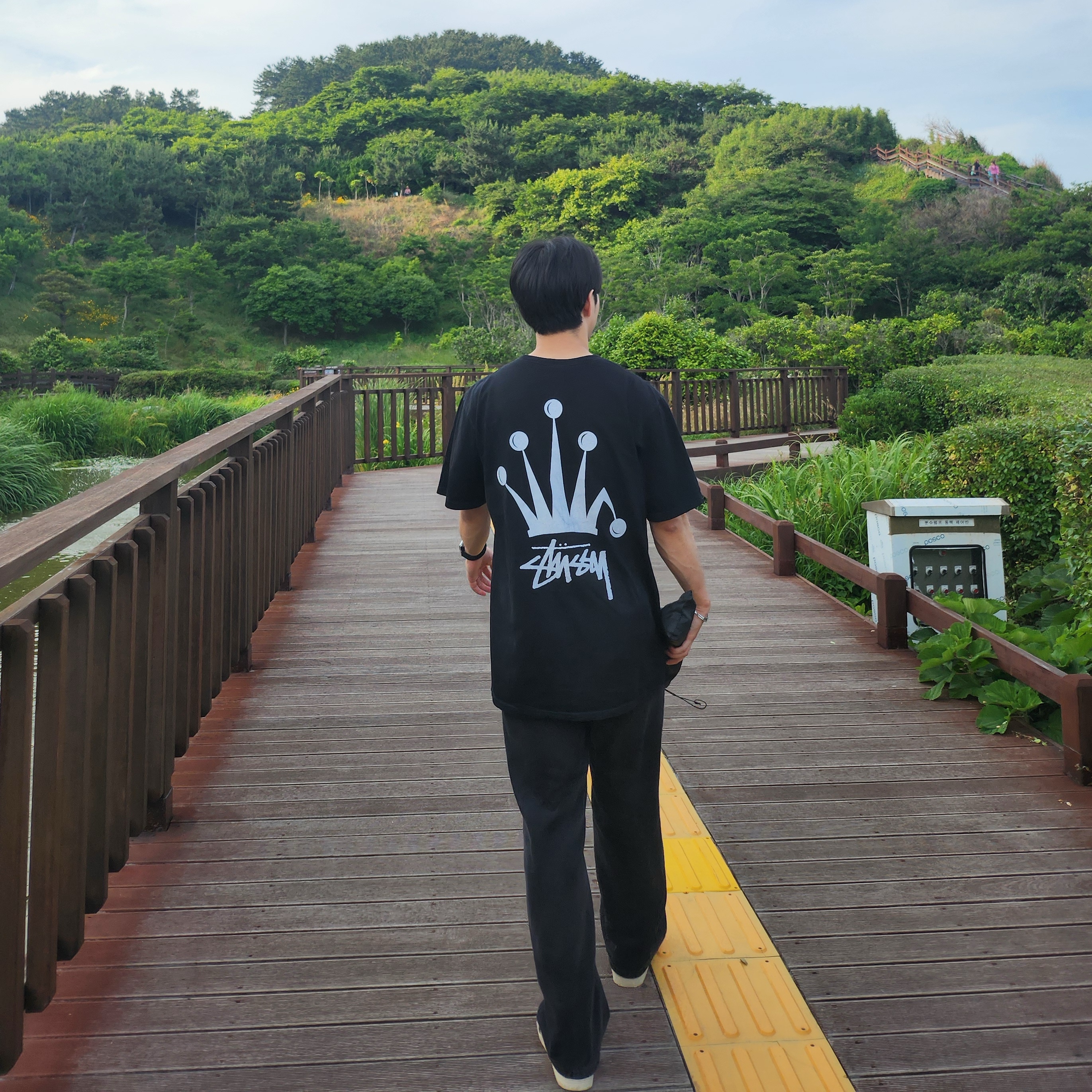 Stussy Regal Crown Pigment Dyed T-Shirt Black, Adidas Superstar 82 Black White 착용 스타일 - 2