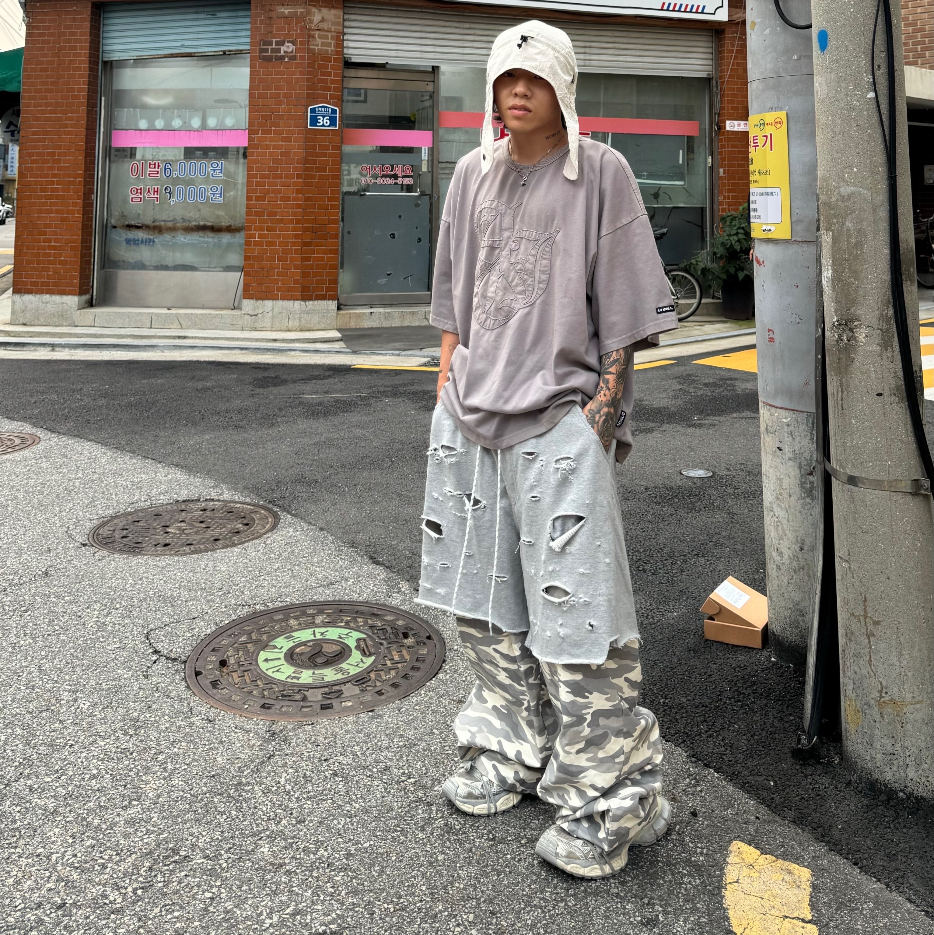 Balenciaga 3XL Sneakers Light Beige 착용 스타일 - 3