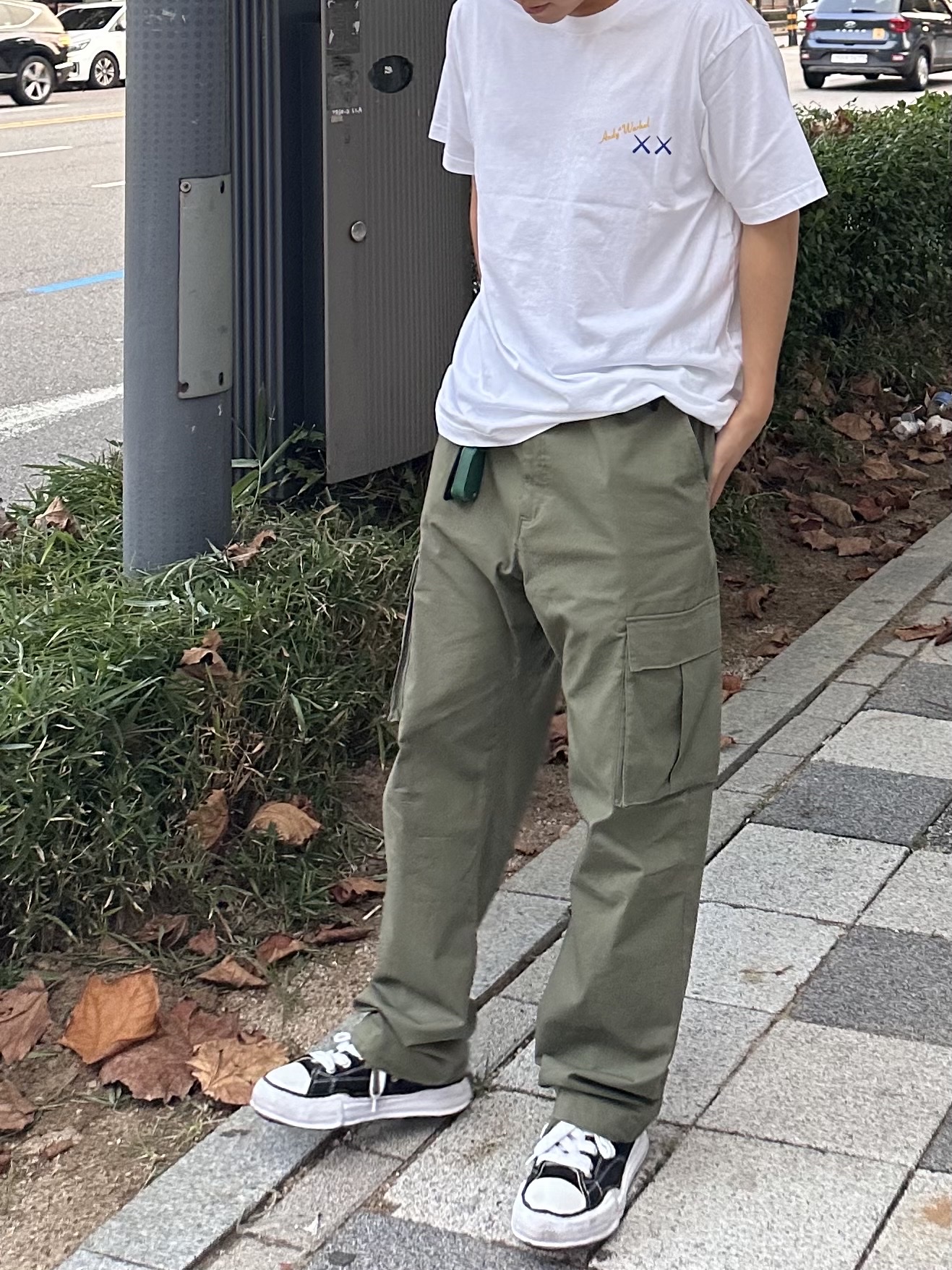 Uniqlo UT x Kaws x Warhol S/S Graphic T-Shirt A White, Porter Tanker Duffle Bag L Black 착용 스타일 - 4