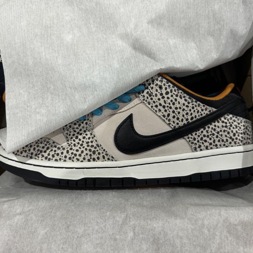 Nike SB Dunk Low Pro Electric Phantom and Black 착용 스타일