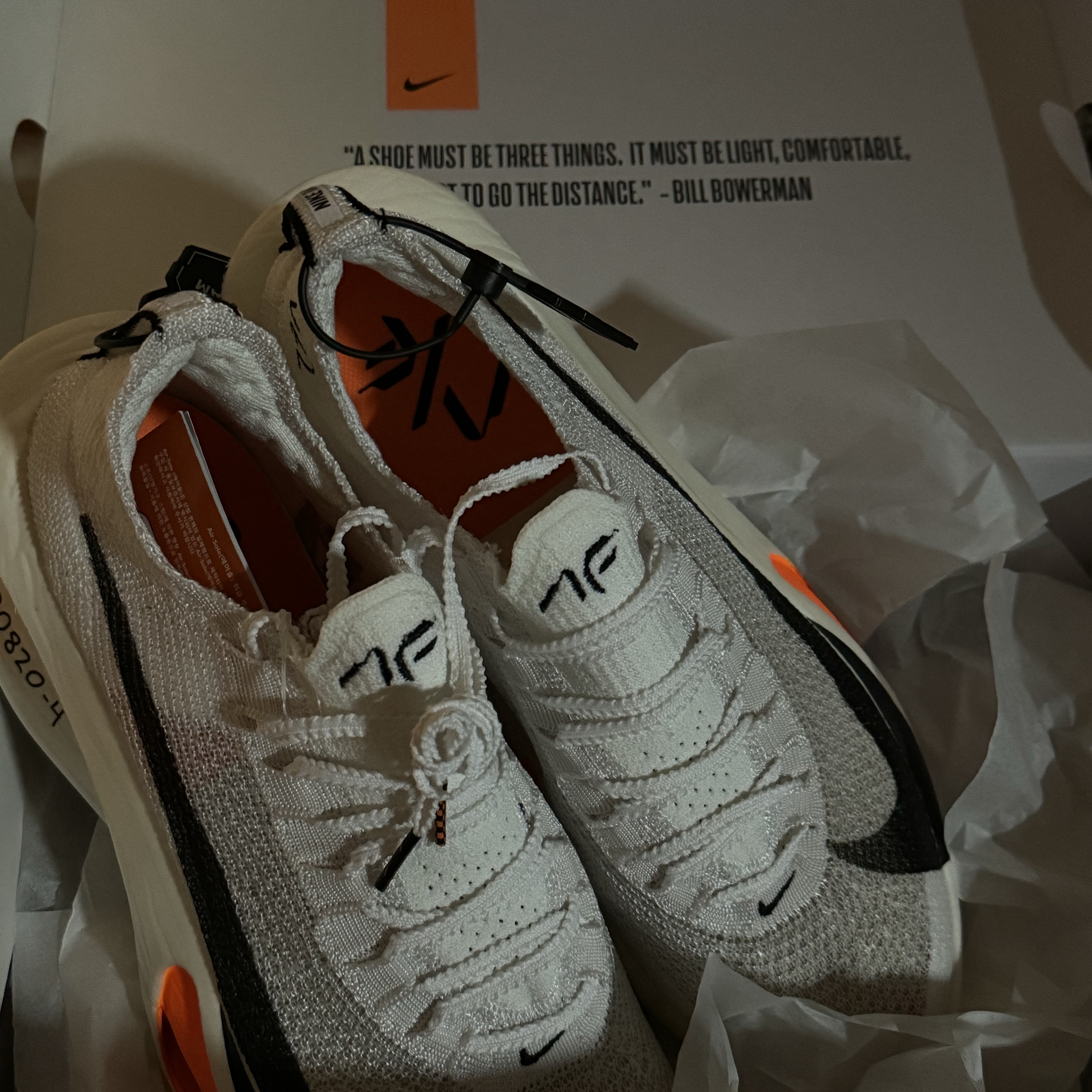 Nike Air Zoom Alphafly Next% 3 Proto White Total Orange 착용 스타일 - 3