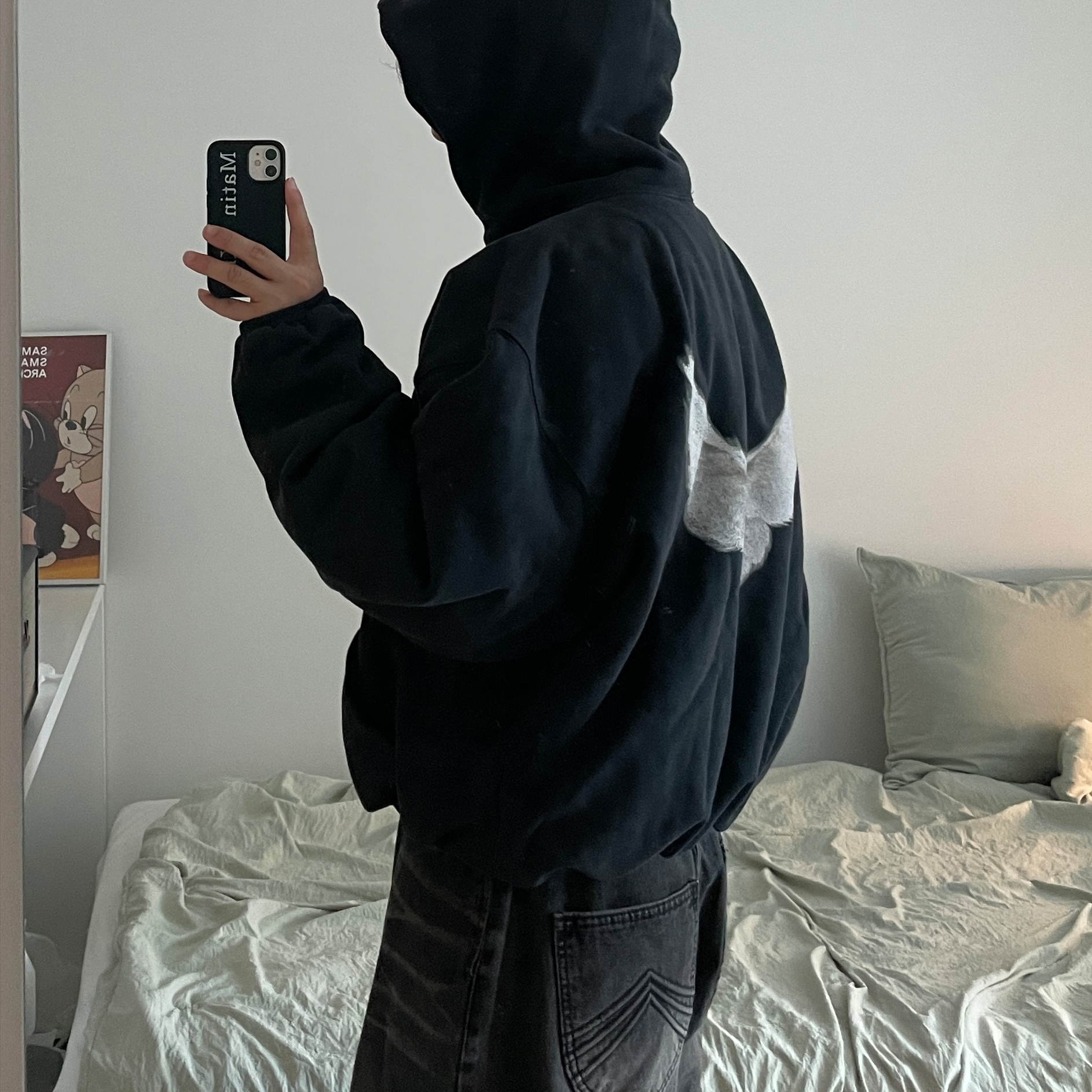 Yeezy Gap Engineered By Balenciaga Dove Hoodie Washed Black 착용 스타일