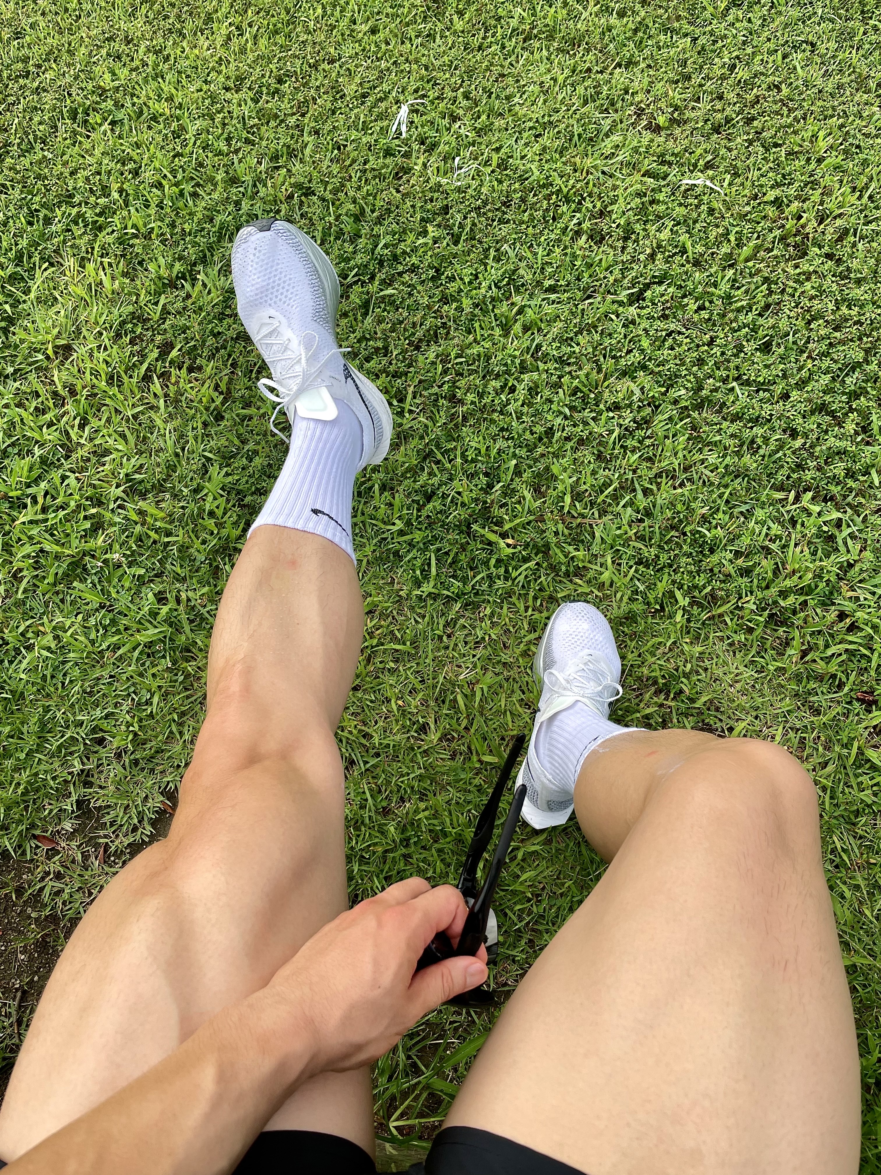 Nike ZoomX Vaporfly Next% 3 White Grey, Nike Everyday Lightweight Training Crew Socks White (3 Pack/Korean Ver.) 착용 스타일 - 1
