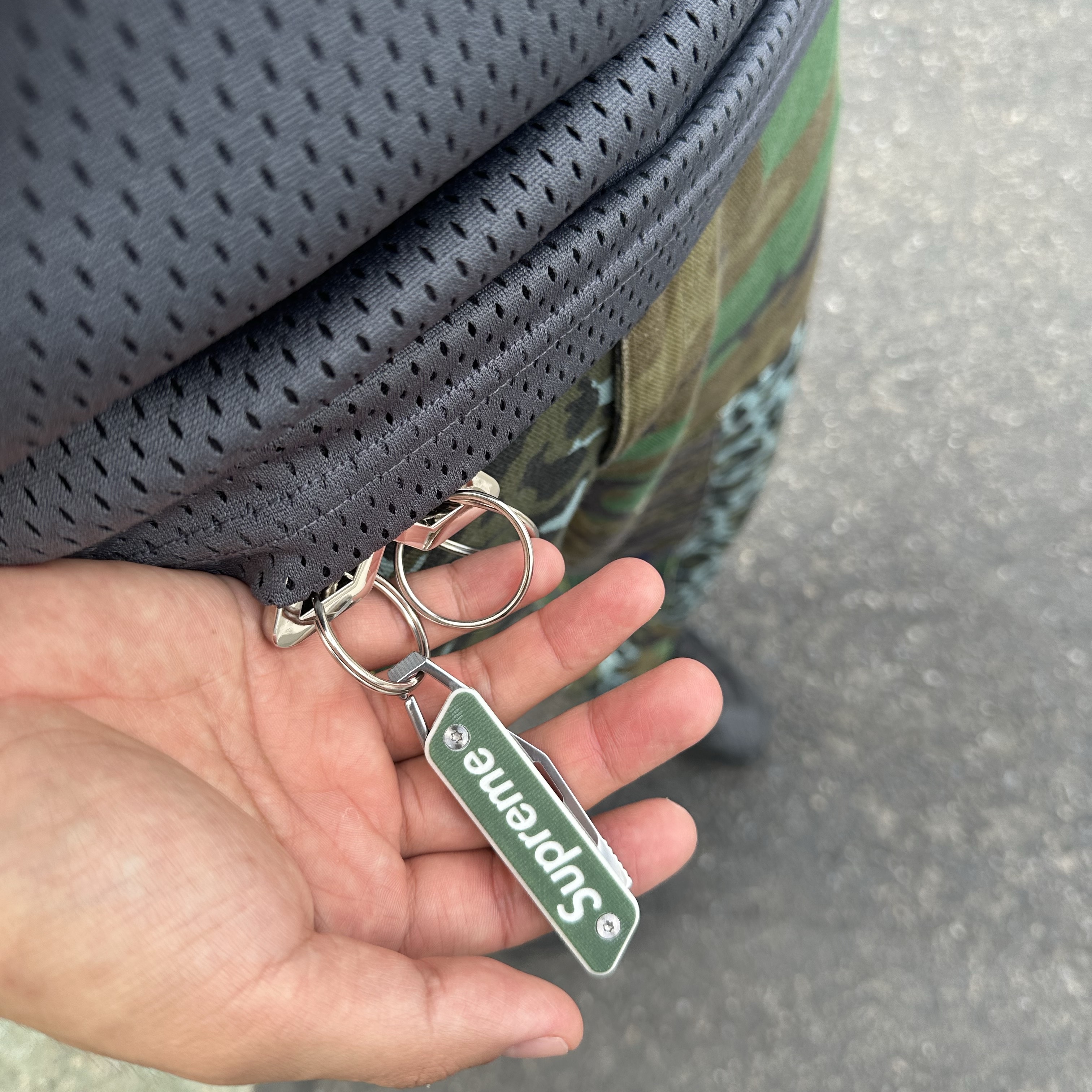 Supreme Mini Duffle Bag Black - 24SS, Nike ACG Mountain Fly 2 Low Black 착용 스타일 - 2