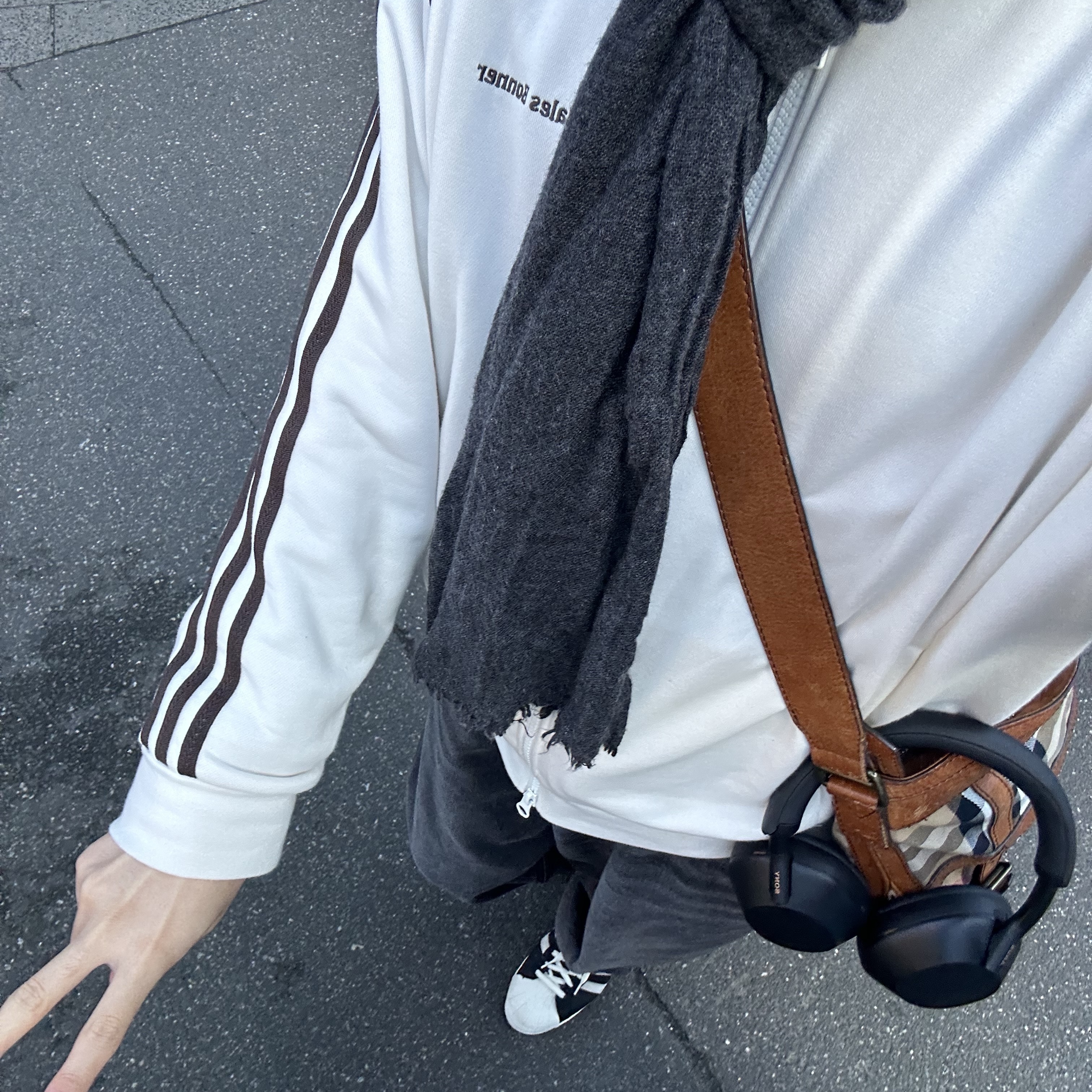 Adidas x Wales Bonner Statement Track Top Chalk White - US Sizing, Sony WH-1000XM5 Black (Sony Korea Ver.) 착용 스타일