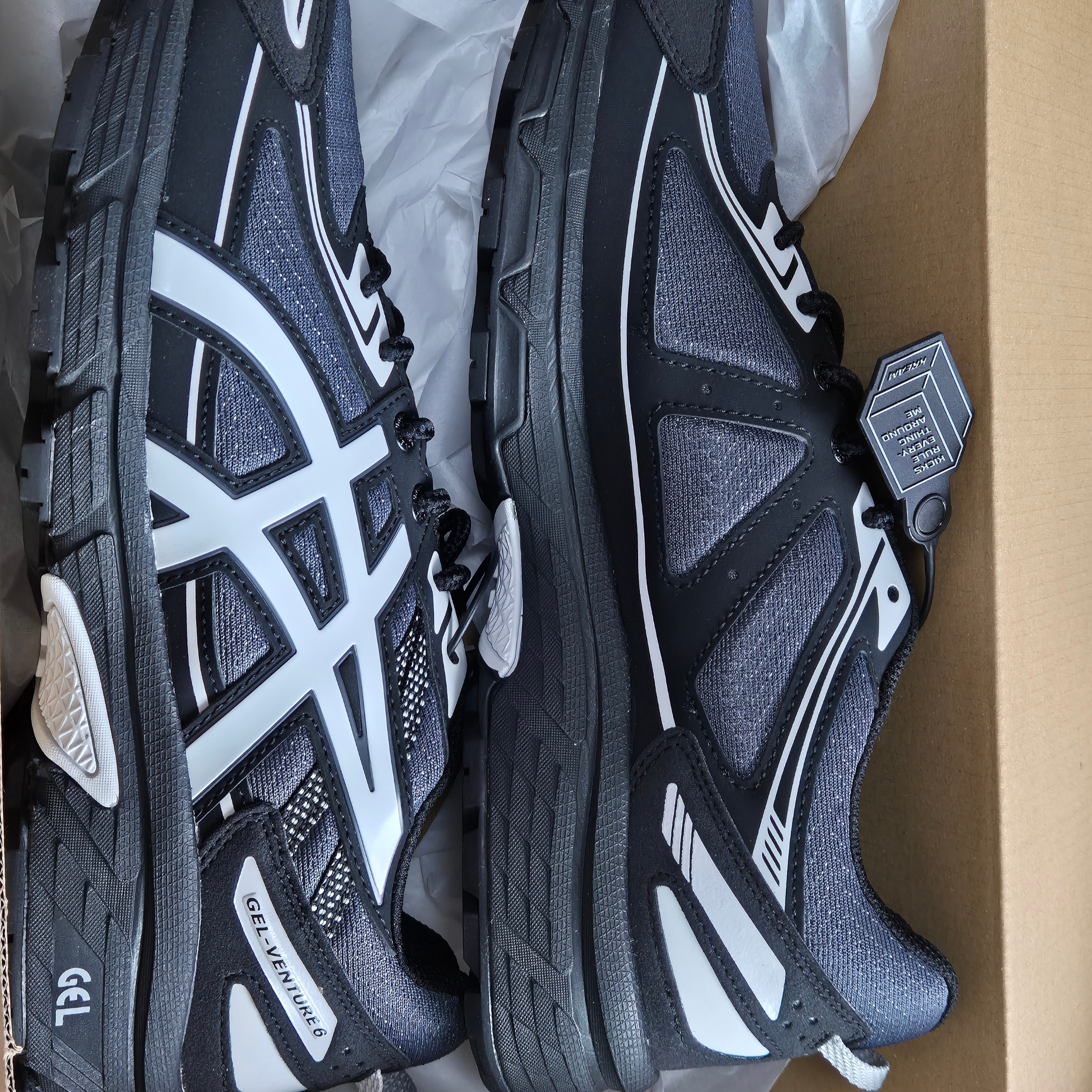 Asics Gel-Venture 6 Carrier Grey 착용 스타일
