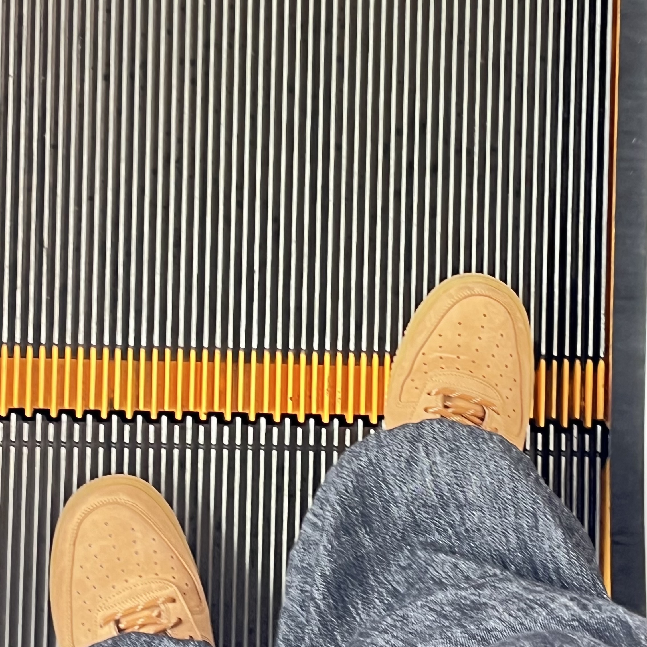 Nike Air Force 1 '07 WB Flax 착용 스타일 - 2