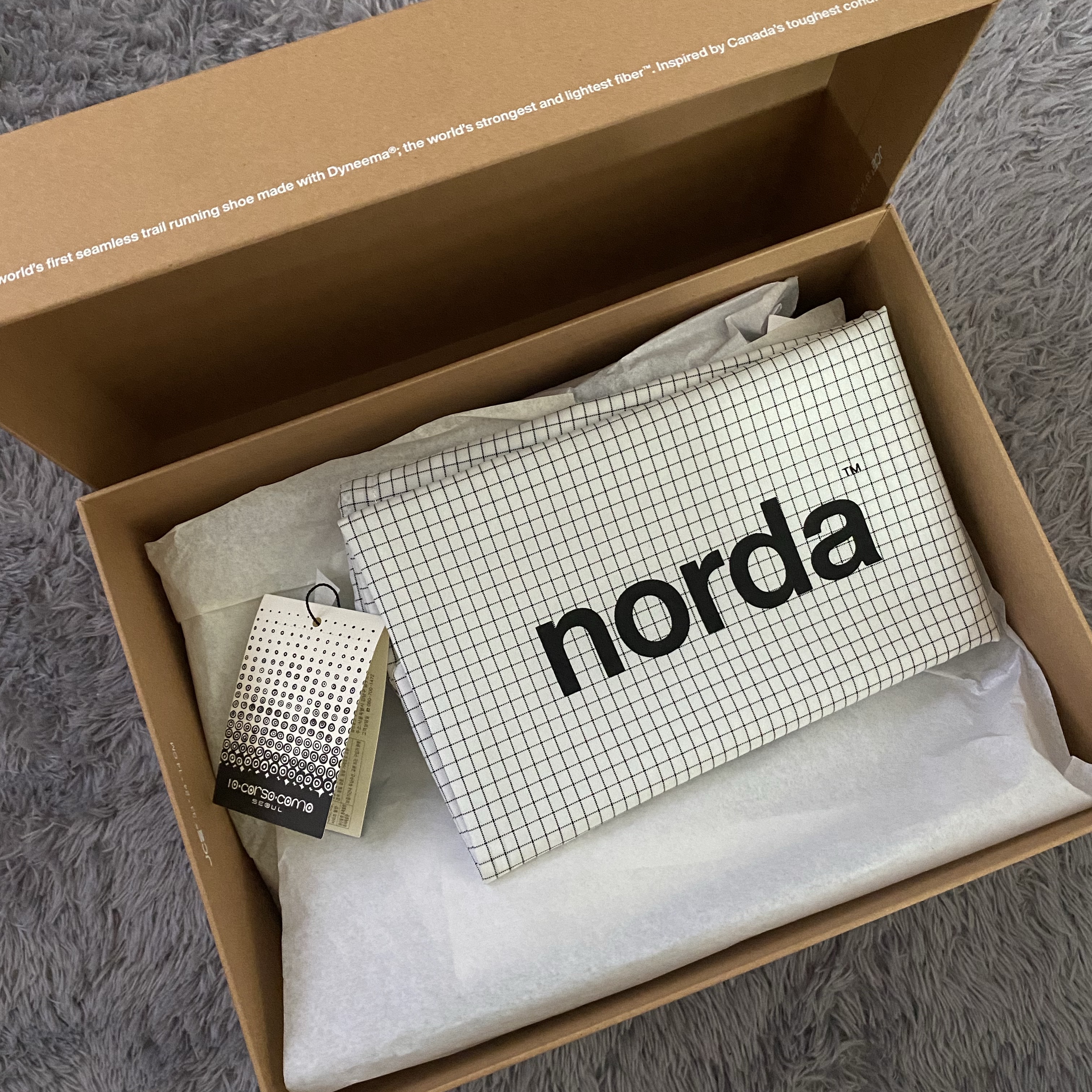 Norda 001/A Stealth Black 착용 스타일 - 2
