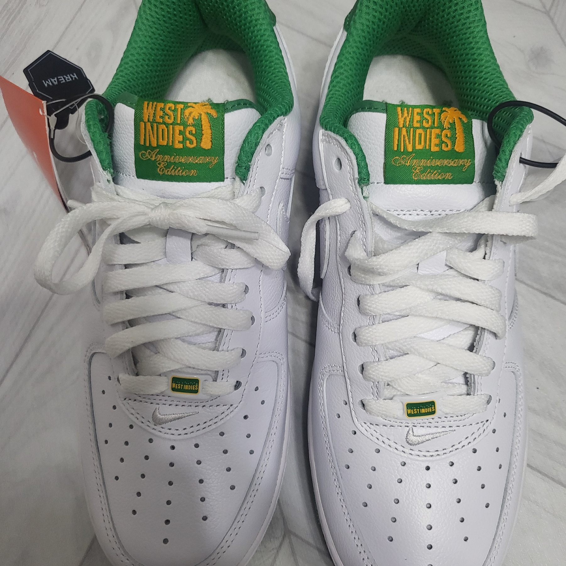 Nike Air Force 1 Low Retro QS West Indies Classic Green 착용 스타일