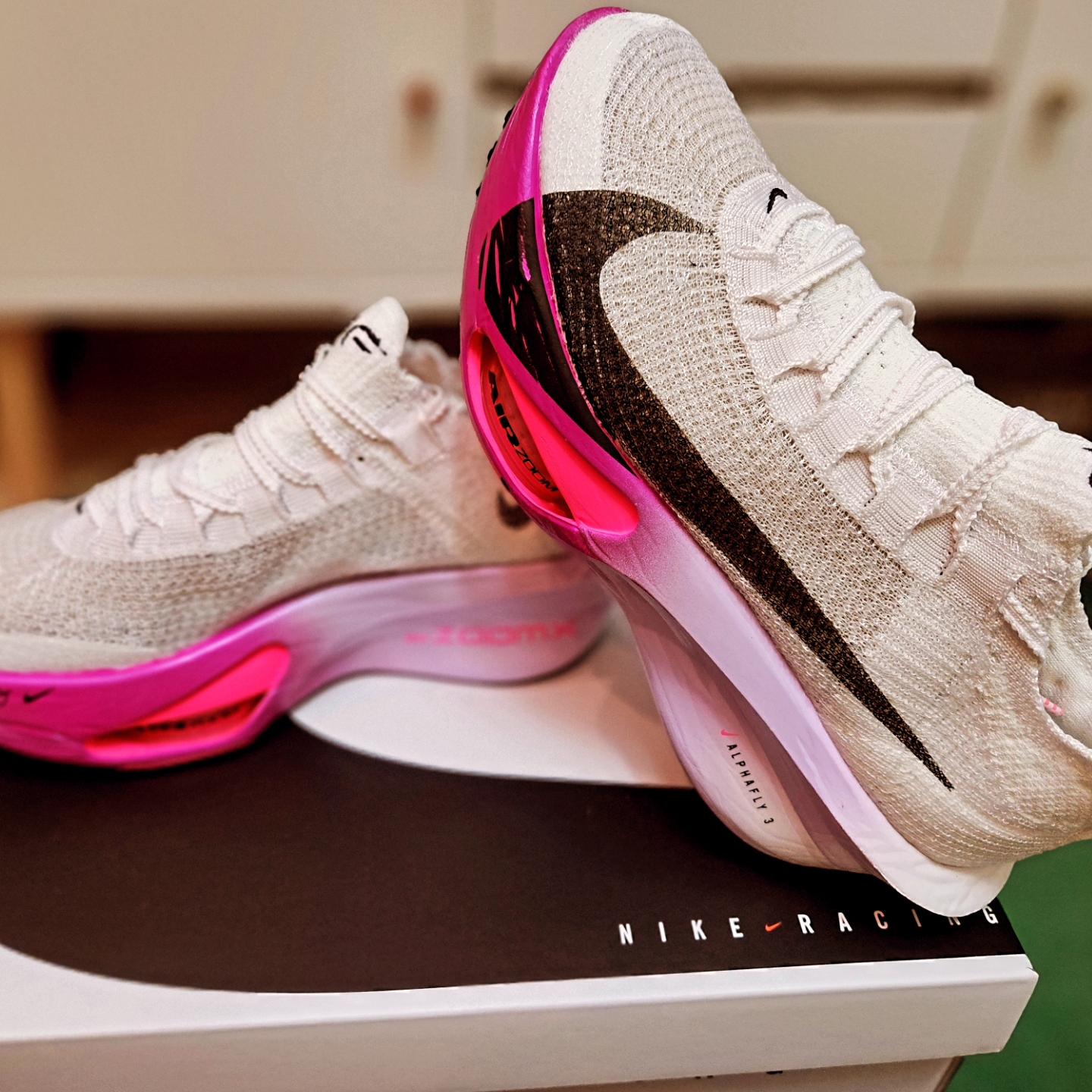 Nike Air Zoom Alphafly Next% 3 Hyper Pink 착용 스타일 - 3