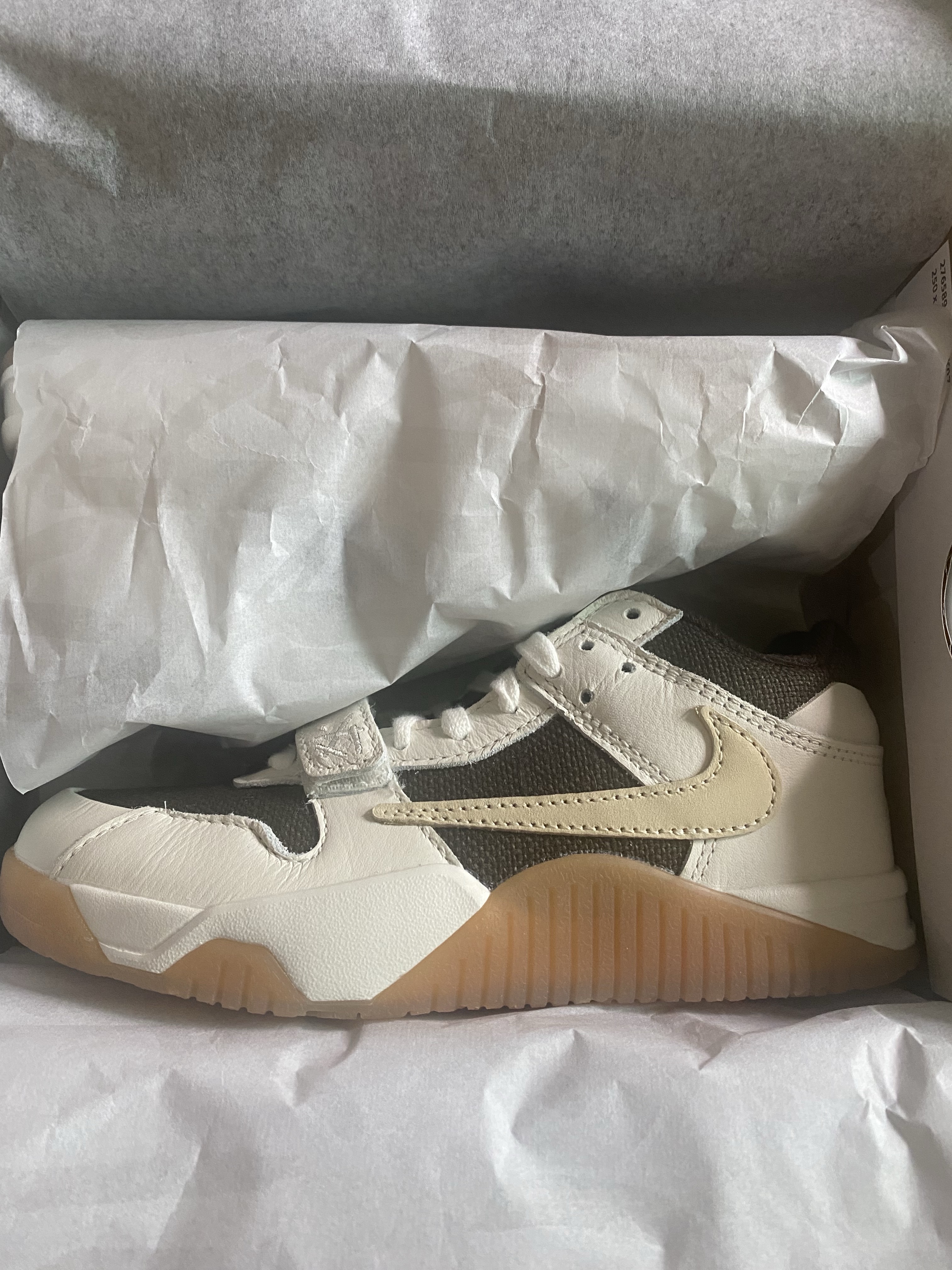 (PS) Jordan x Travis Scott Jumpman Jack TR Sail and Dark Mocha 착용 스타일