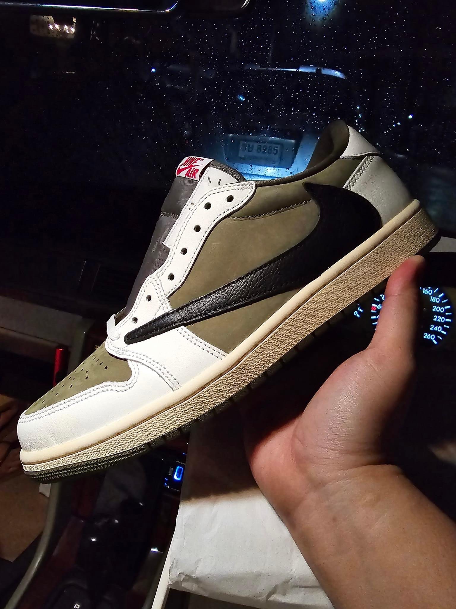 (W) Jordan 1 x Travis Scott Retro Low OG SP Canary, Jordan 1 x Travis Scott x Fragment Retro Low OG SP Military Blue 착용 스타일