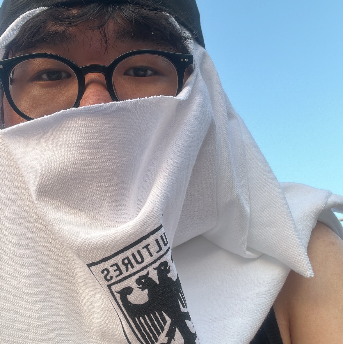 Yeezy Vultures Box T-Shirt White 착용 스타일 - 1