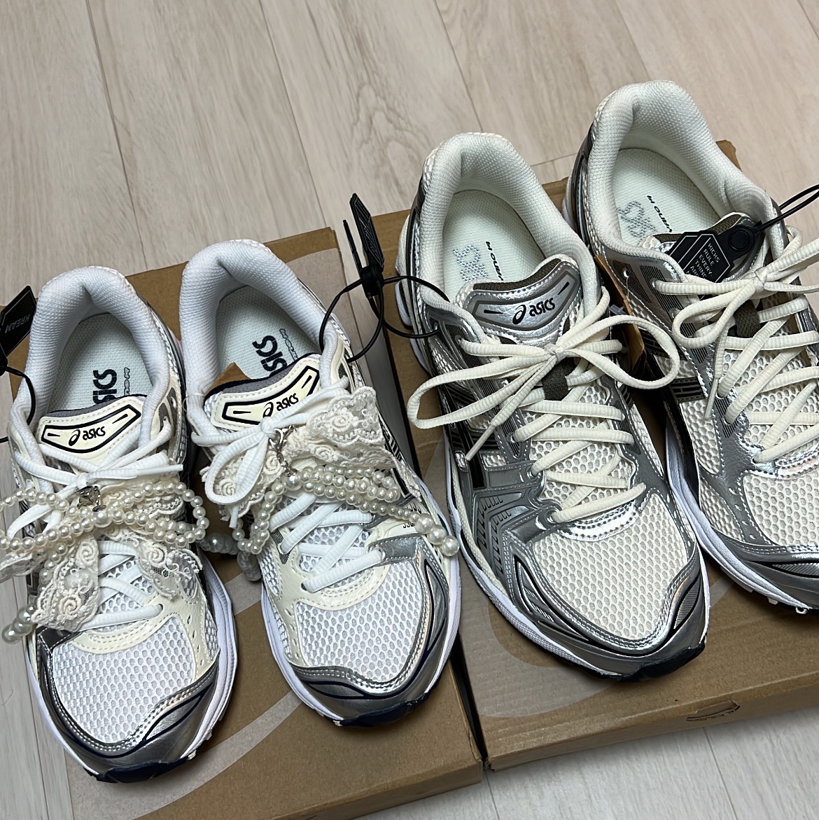 (W) Asics Gel-Kayano 14 White Midnight, Asics Gel-Kayano 14 Cream Black 착용 스타일 - 3