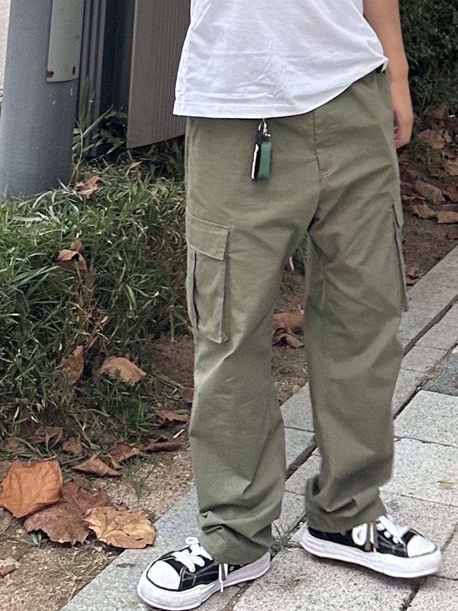 Uniqlo UT x Kaws x Warhol S/S Graphic T-Shirt A White, Porter Tanker Duffle Bag L Black 착용 스타일 - 5
