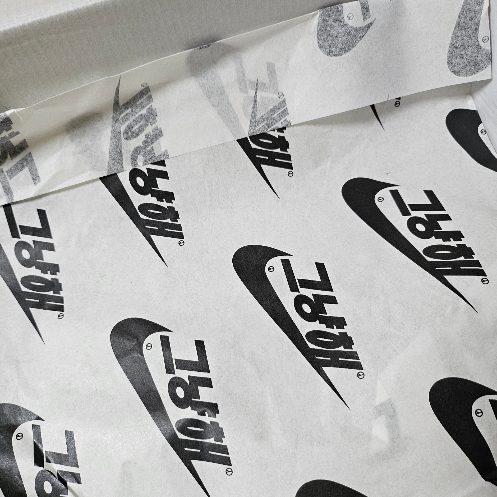 Nike x Peaceminusone Air Force 1 Low Para-Noise 3.0 Black and Multicolor 착용 스타일