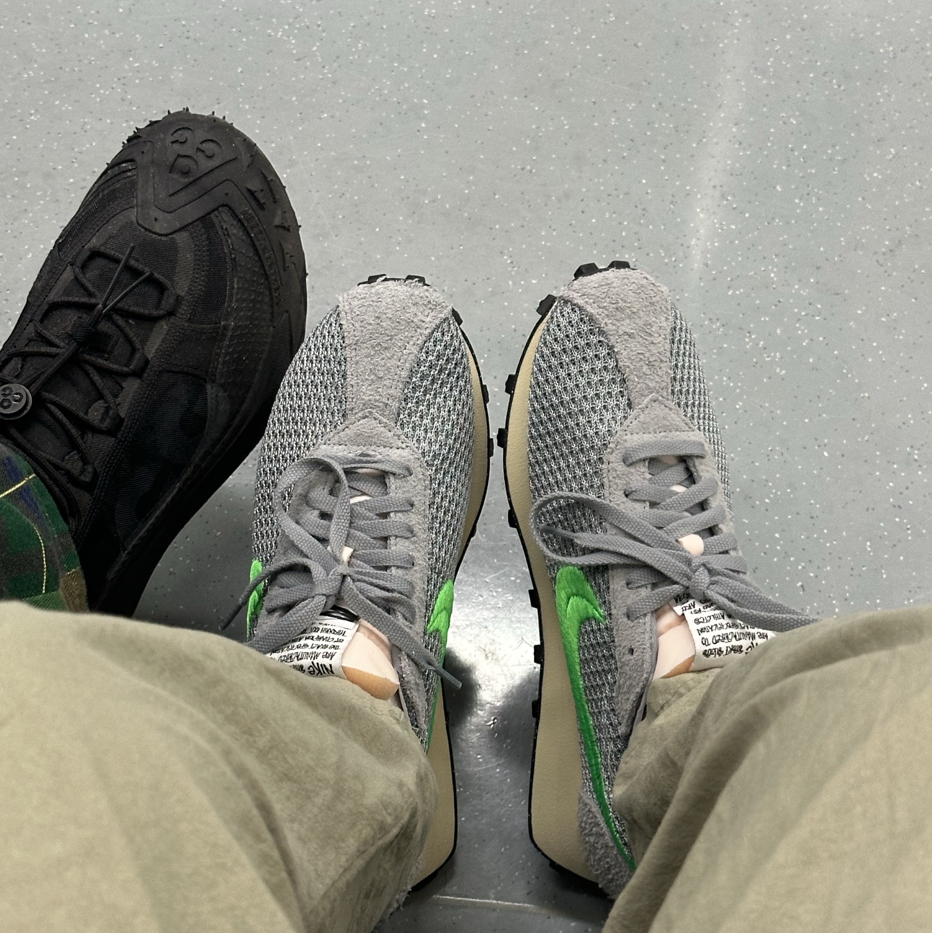 Nike x Stussy LD-1000 SP Particle Gray Green Fossil, Nike ACG Mountain Fly 2 Low Black 착용 스타일