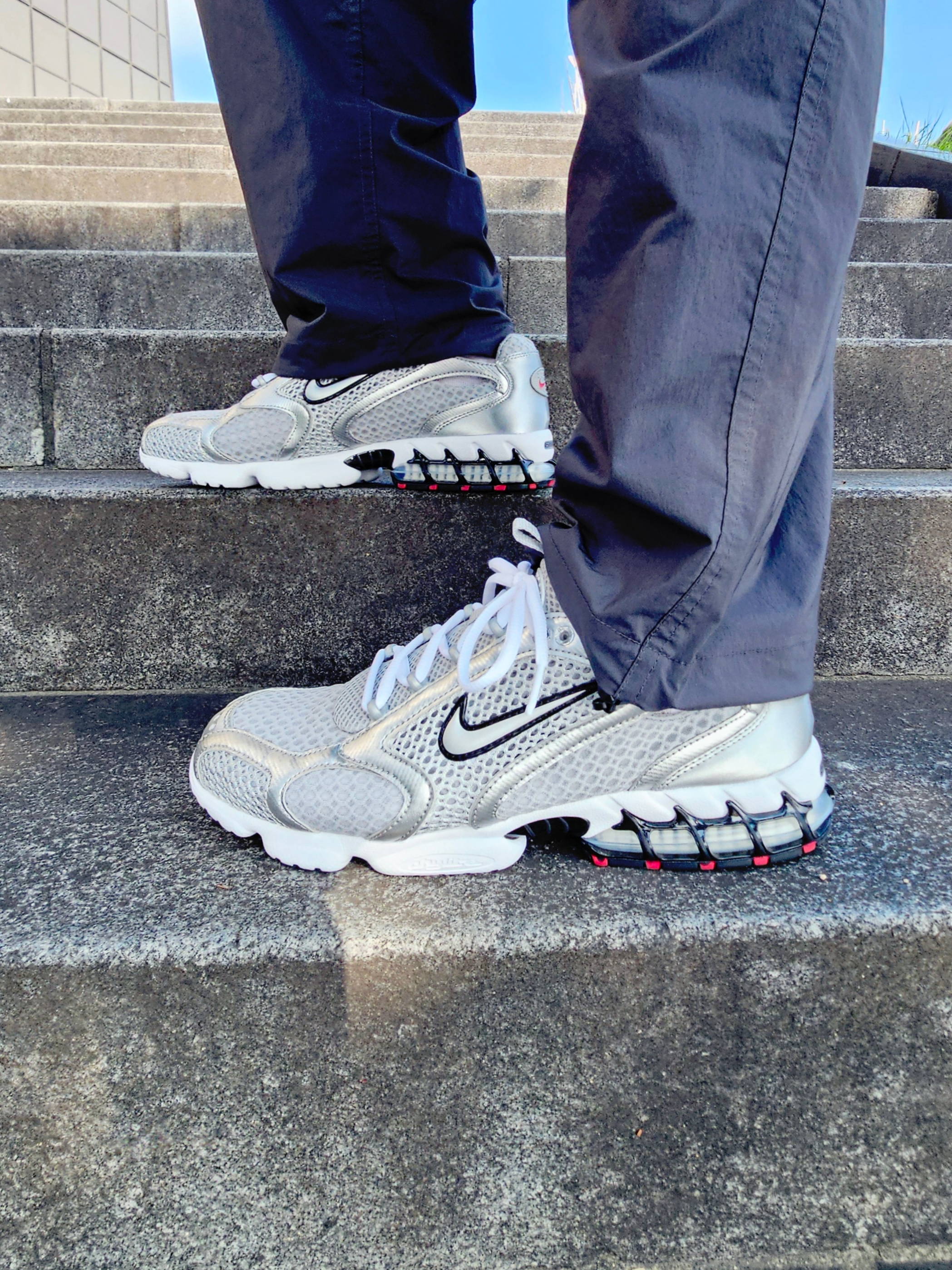 Nike Air Zoom Spiridon Cage 2 Metallic Silver 착용 스타일 - 3