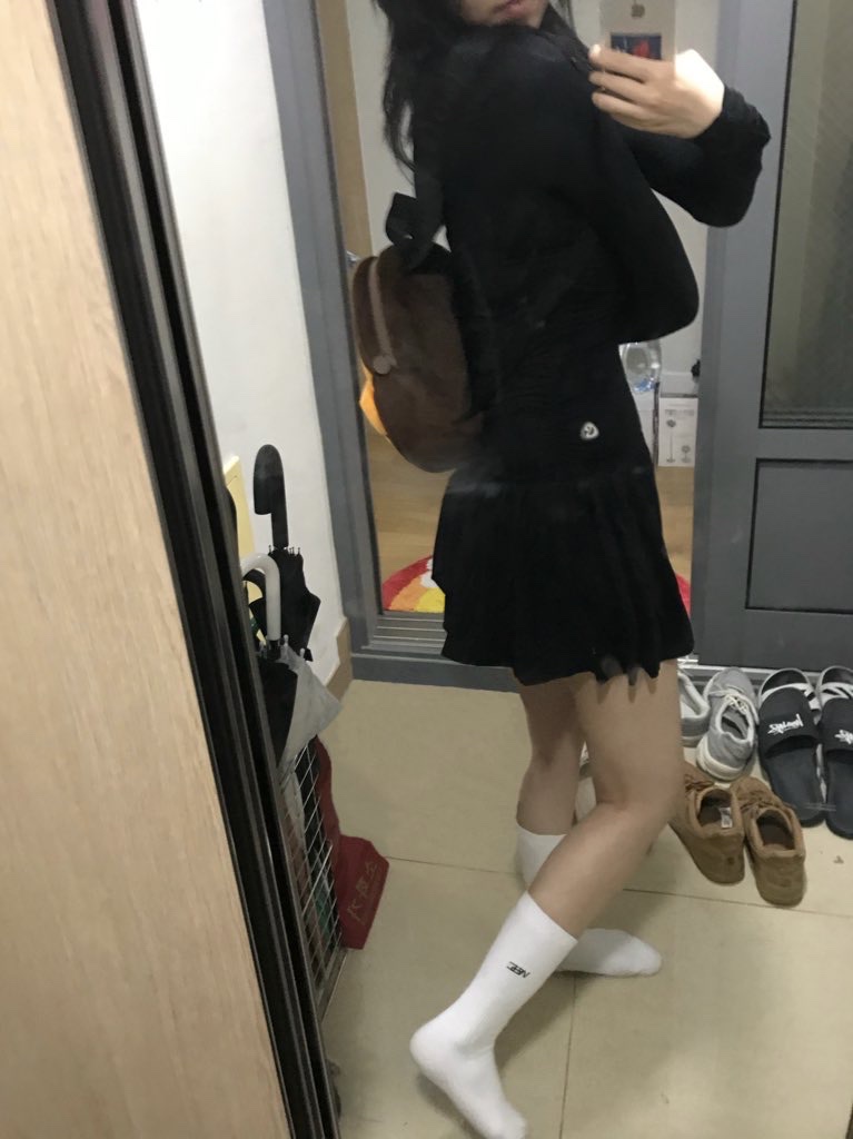 (W) Dr. Martens 1B99 Boots Black, Coyseio Draping Dress Black 착용 스타일 - 3
