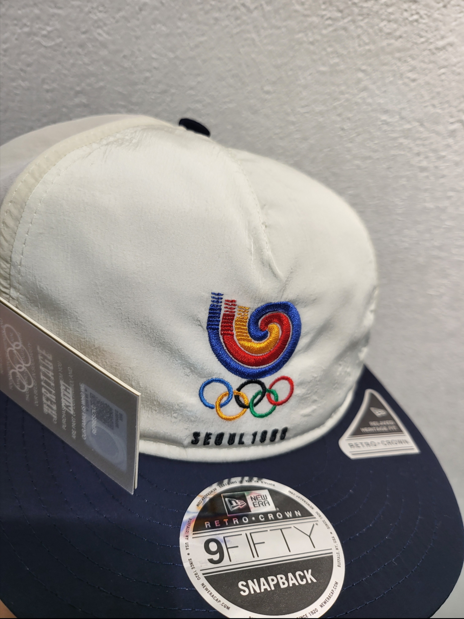 Kith x New Era Olympics Heritage Seoul 9Fifty Snapback Nocturnal, Kith Olympics Heritage Nelson Collared Pullover Light Heather Grey 착용 스타일 - 1