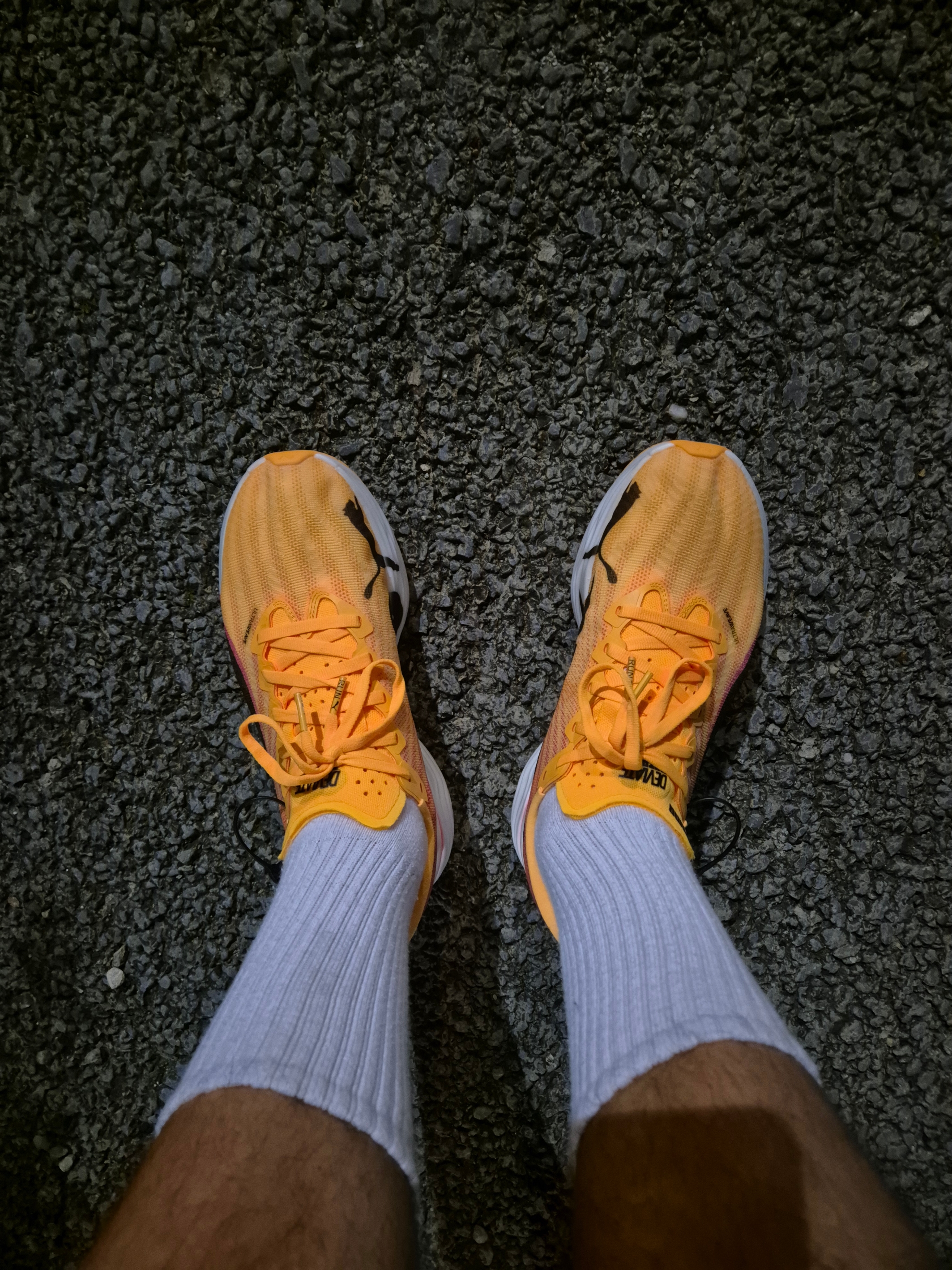Puma Deviate Nitro Elite 3 Fire Sun Stream Sunset Glow 착용 스타일