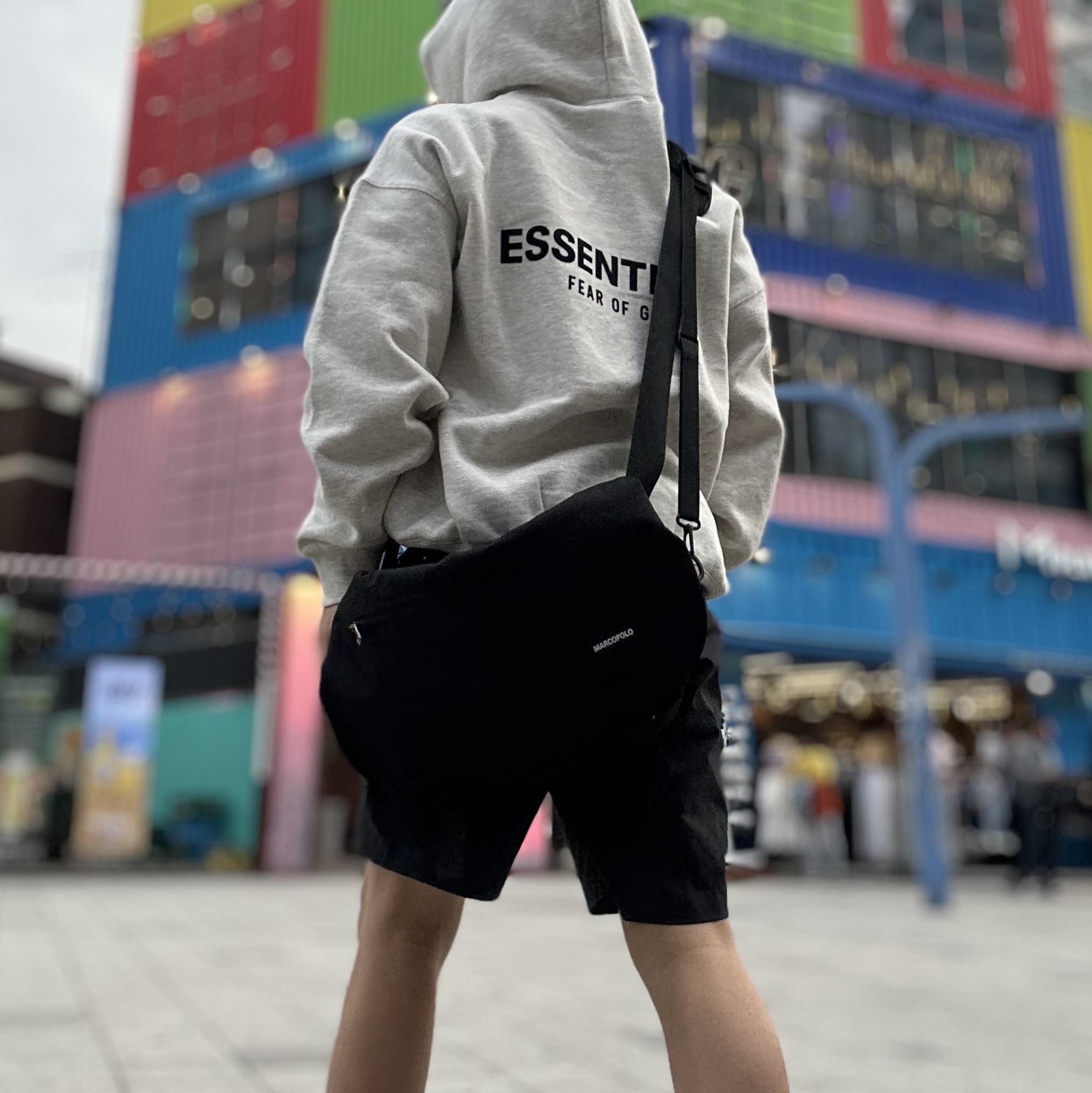 Essentials The Core Collection Hoodie Light Oatmeal 착용 스타일