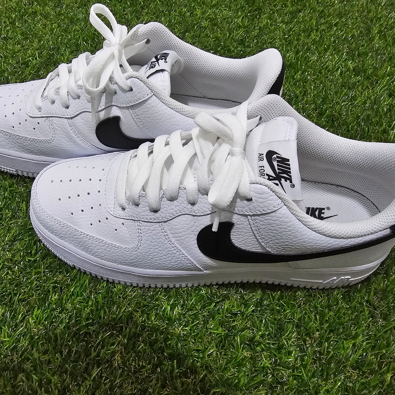 Nike Air Force 1 '07 White Black 착용 스타일