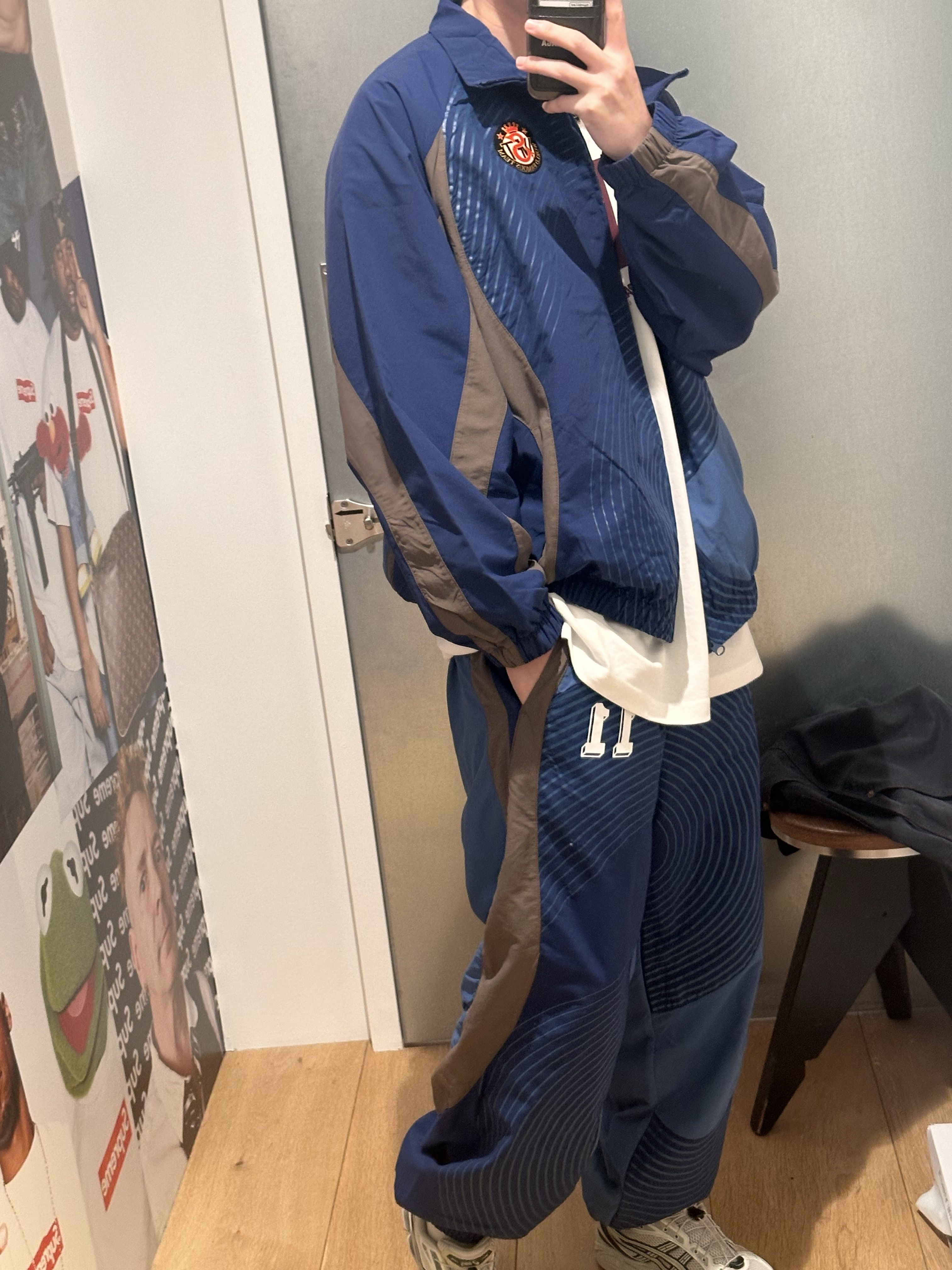 Supreme S Logo Track Jacket Navy - 24FW, Supreme S Logo Track Pants Navy - 24FW 착용 스타일