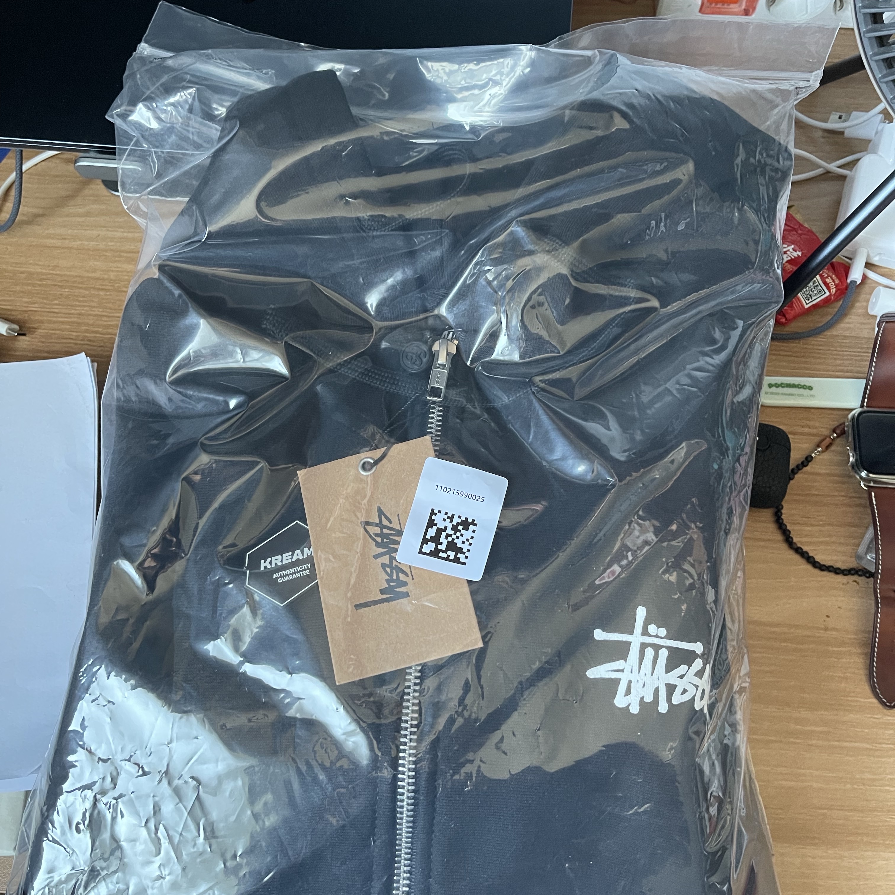 Stussy Basic Zip Hoodie Black 착용 스타일 - 1