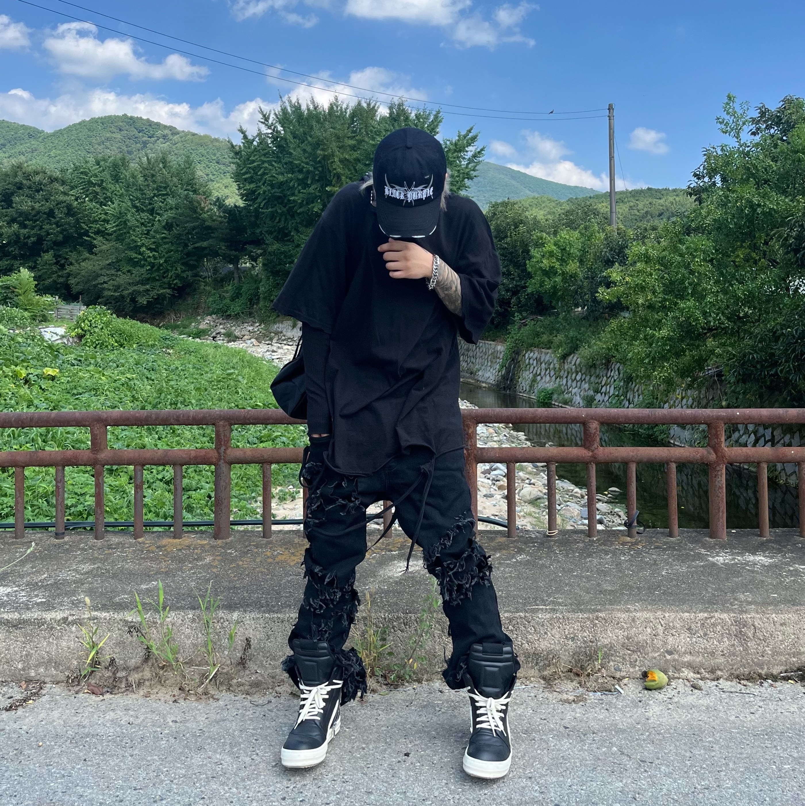 Rick Owens Geobasket Full Grain Calf Leather Strobe Sneakers Black Milk White 착용 스타일 - 4