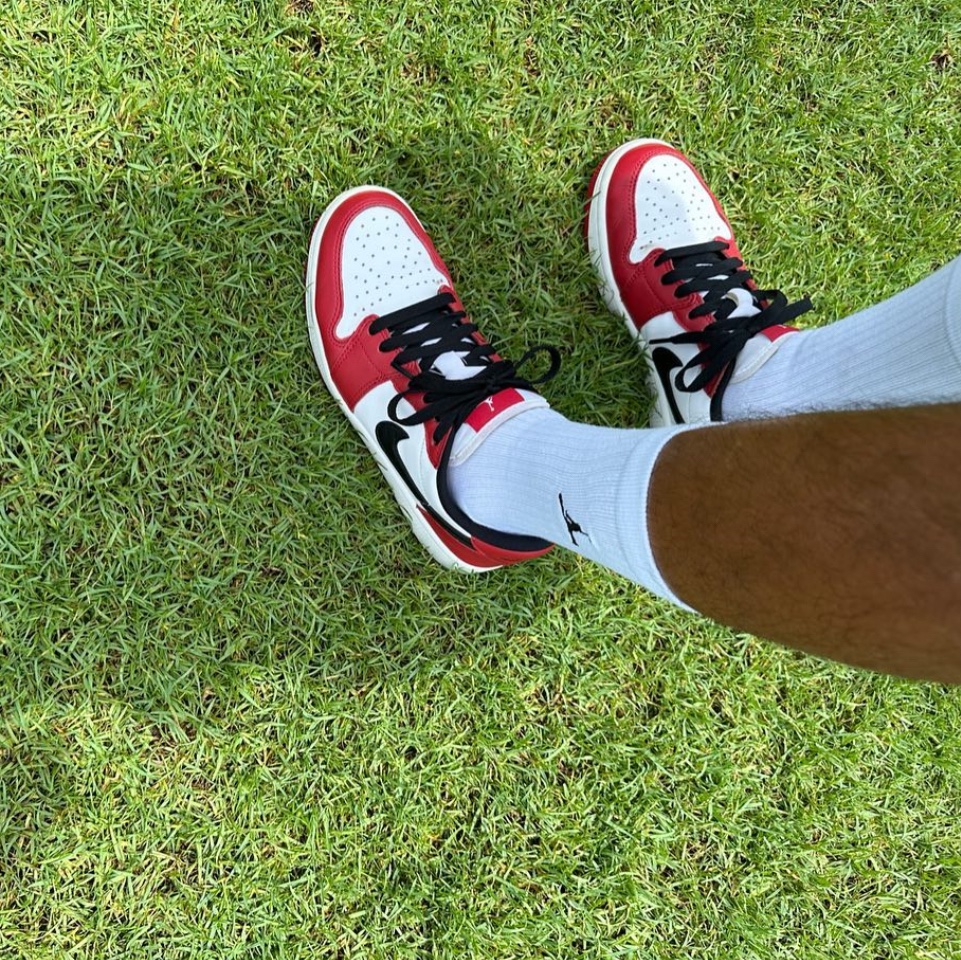 Jordan 1 Low Golf Chicago 착용 스타일 - 3