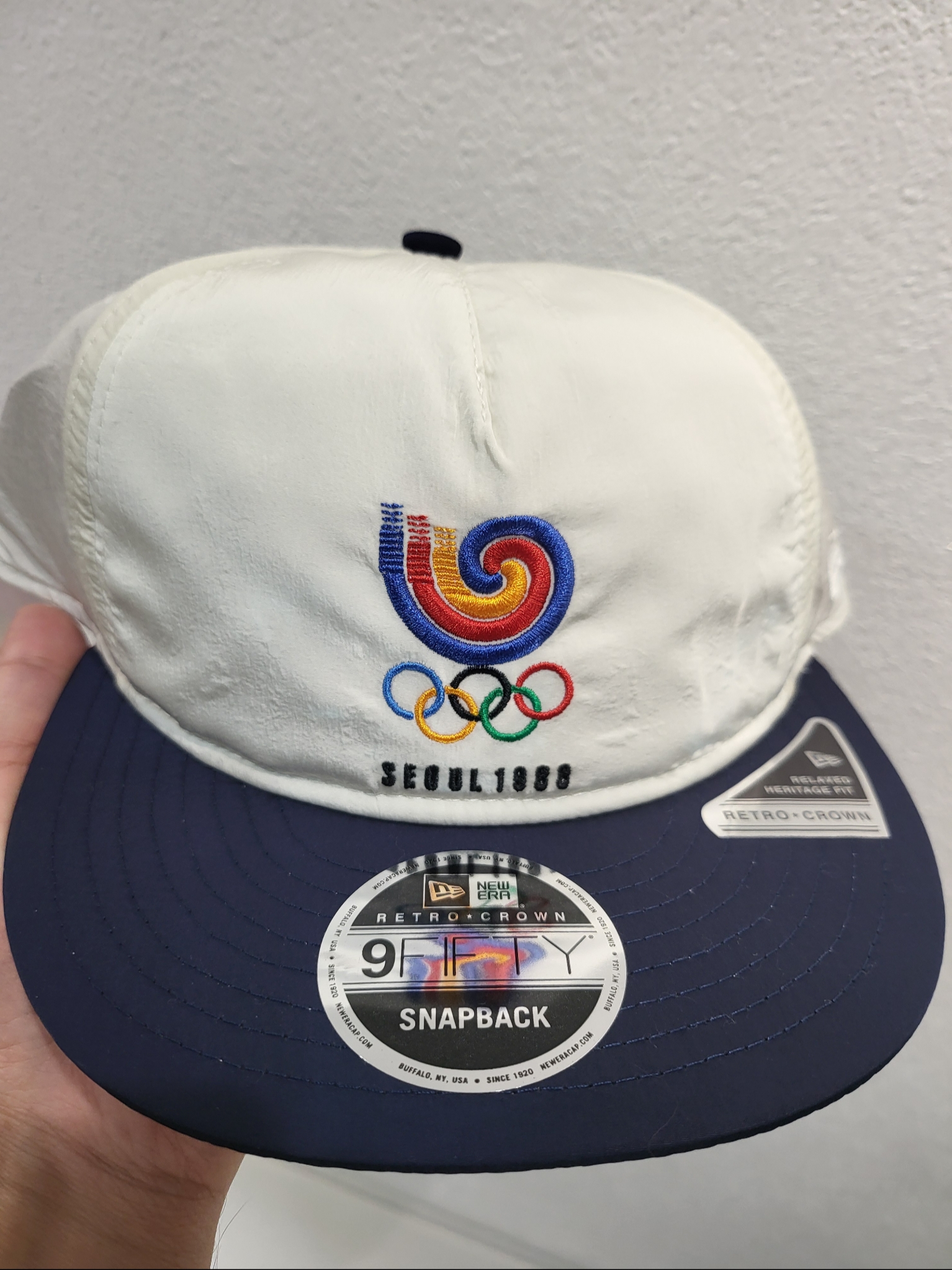 Kith x New Era Olympics Heritage Seoul 9Fifty Snapback Nocturnal, Kith Olympics Heritage Nelson Collared Pullover Light Heather Grey 착용 스타일 - 2