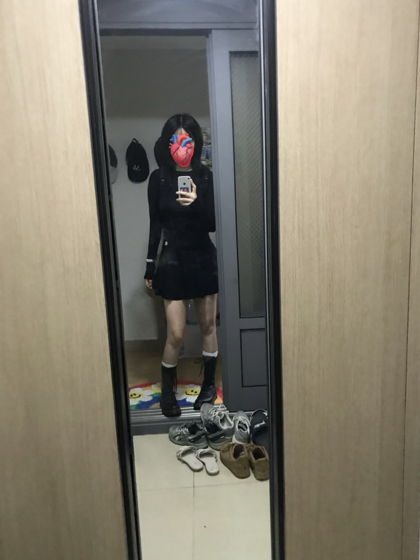 (W) Dr. Martens 1B99 Boots Black, Coyseio Draping Dress Black 착용 스타일 - 1