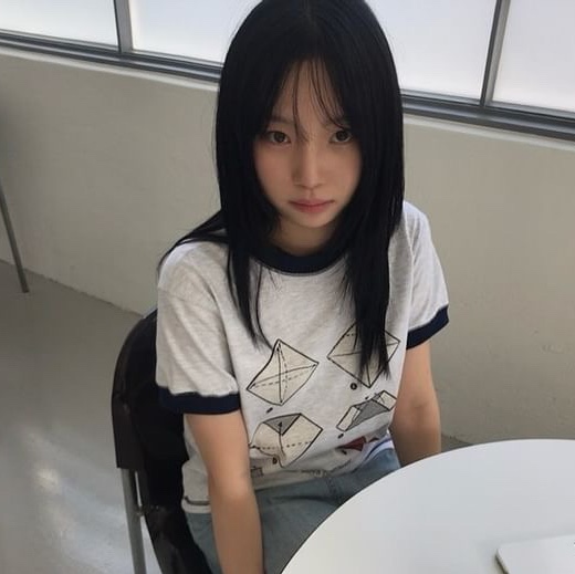 Problemallways Love Postman T-Shirt Melange Gray 착용 스타일 - 2