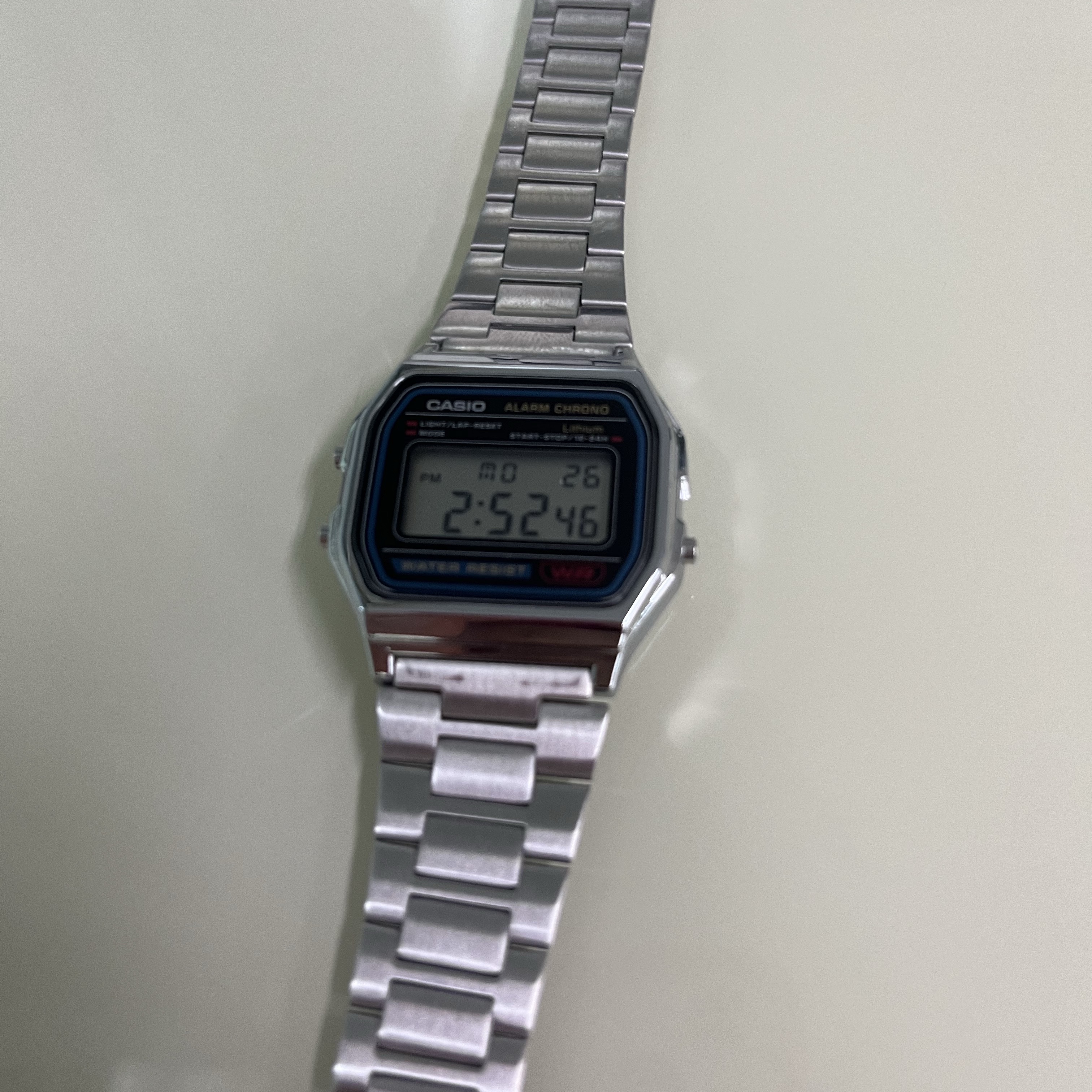 Casio A-158WA-1 착용 스타일