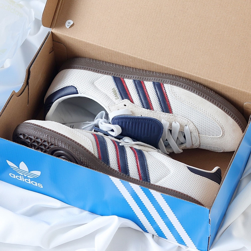 Adidas Samba LT Crystal White Dark Blue Gum 착용 스타일 - 4