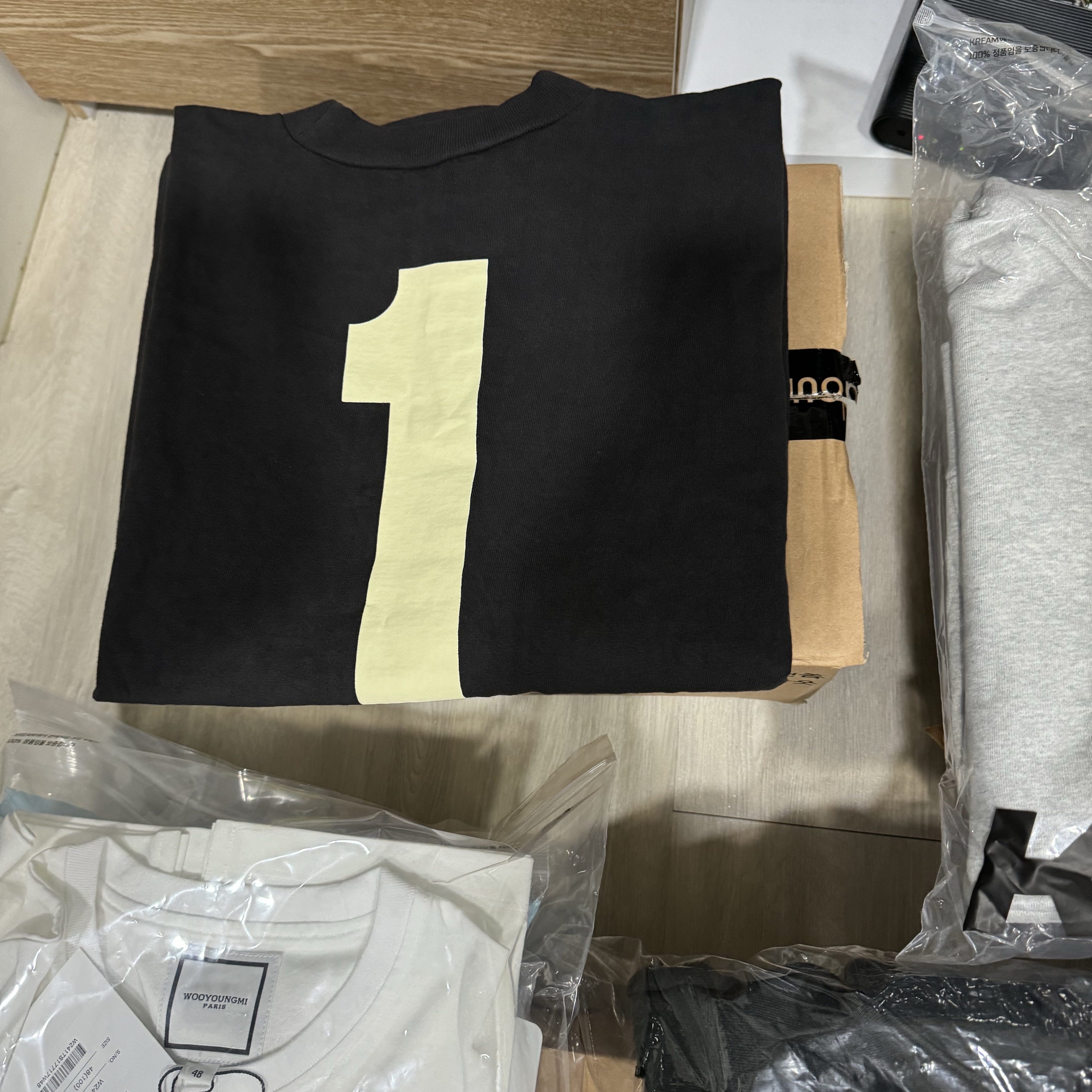 Stone Island 12011 Overshirt Black - 24SS, Wooyoungmi Back Logo Long Sleeve T-Shirt White - 24SS 착용 스타일 - 6