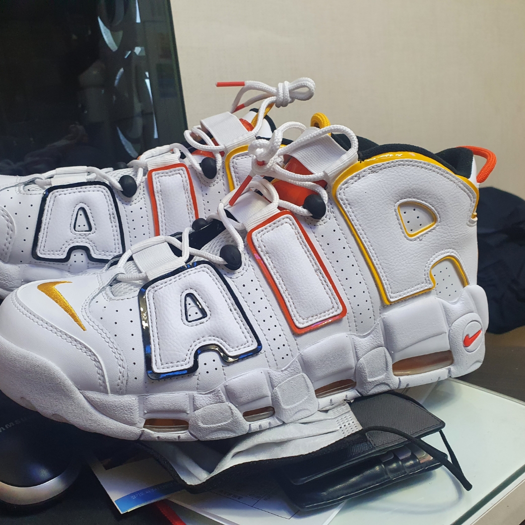 Nike Air More Uptempo Rayguns 착용 스타일