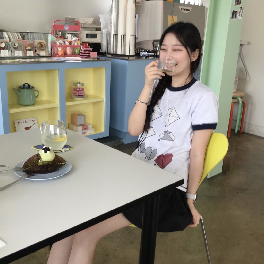 Problemallways Love Postman T-Shirt Melange Gray 착용 스타일 - 2