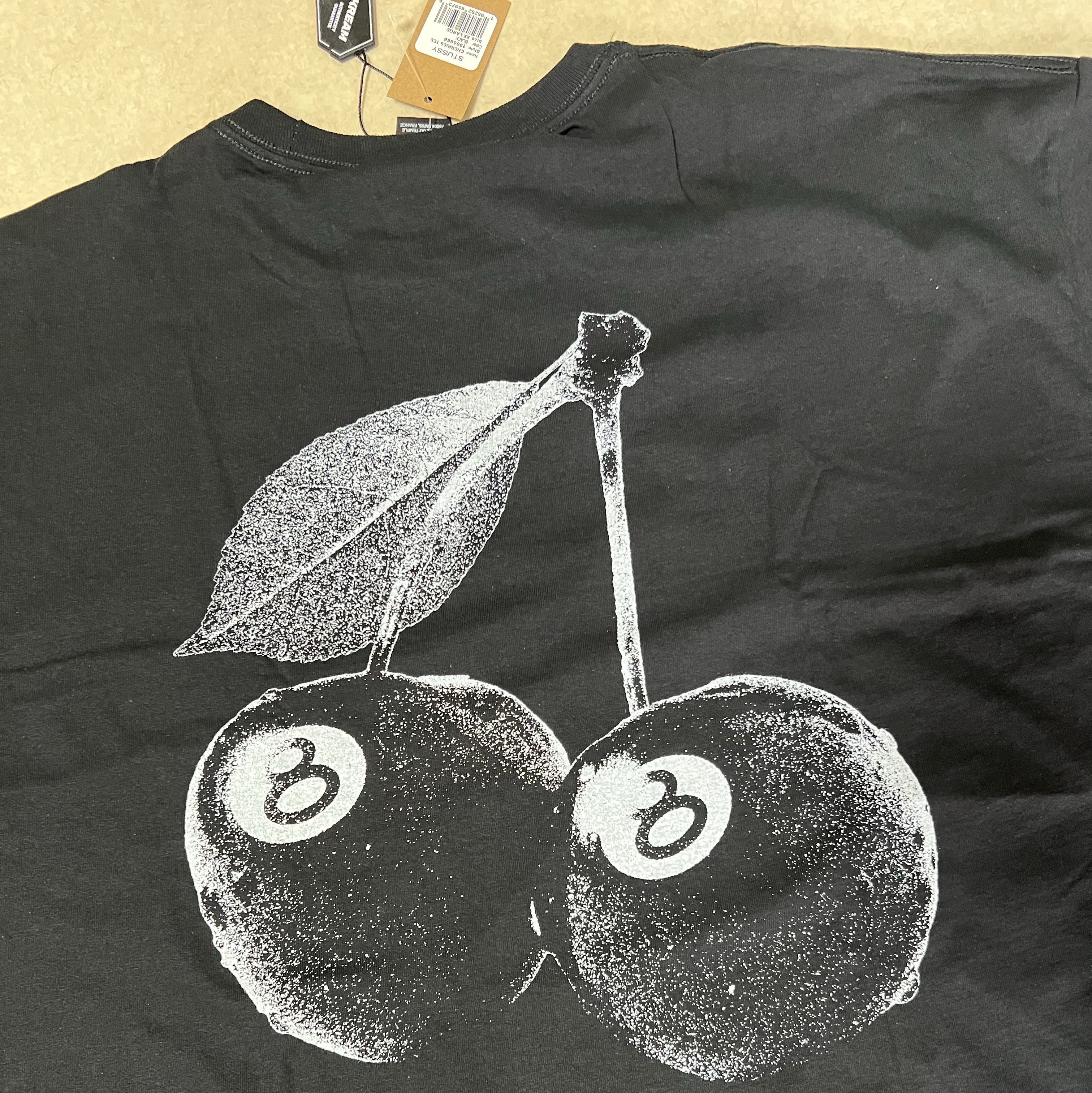 Stussy Cherries T-Shirt Black 착용 스타일