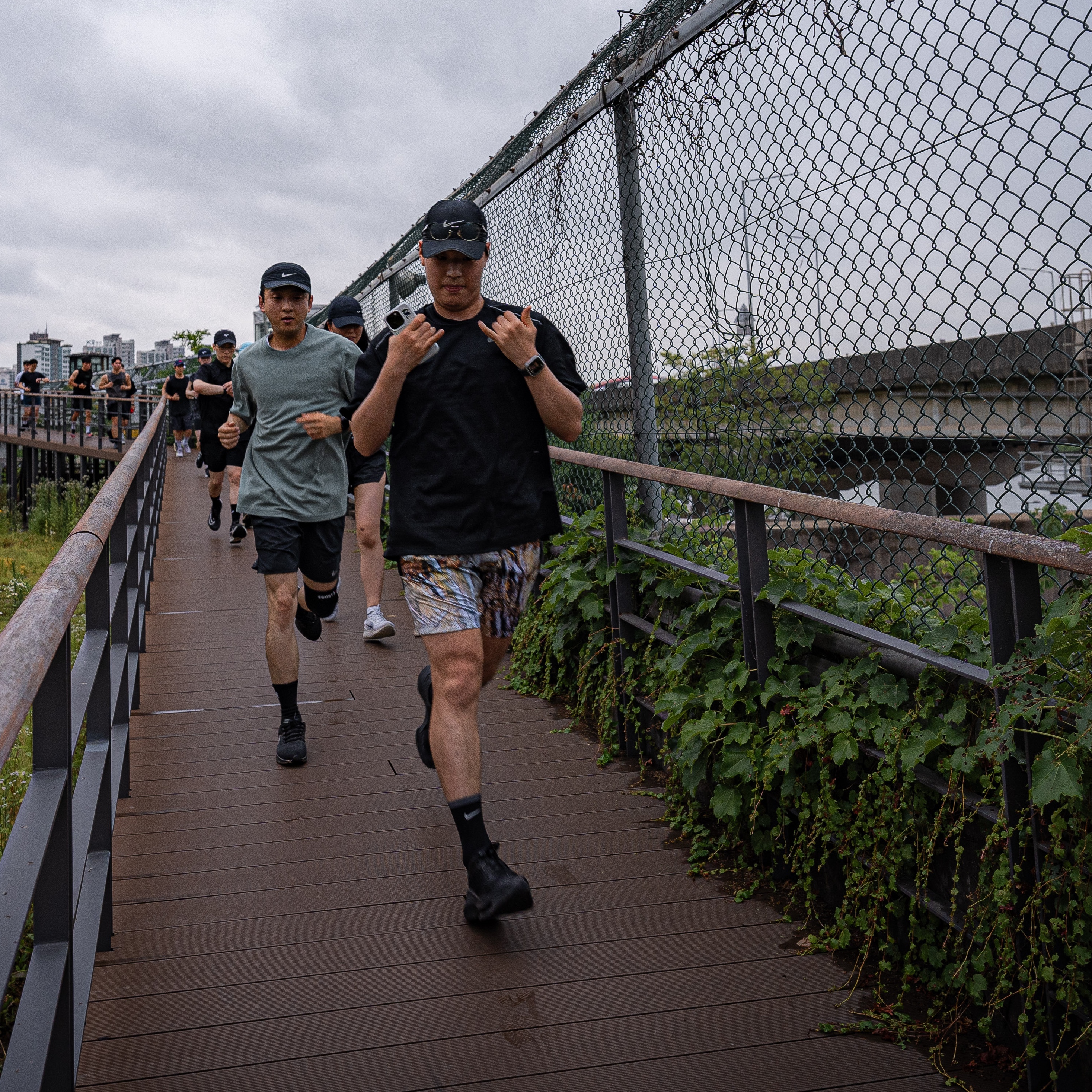 Nike x Matthew M Williams Zoom 006 TRD Run Black, Nike x Drake Nocta NRG Running Shorts Camo (FJ3011-010) 착용 스타일 - 2