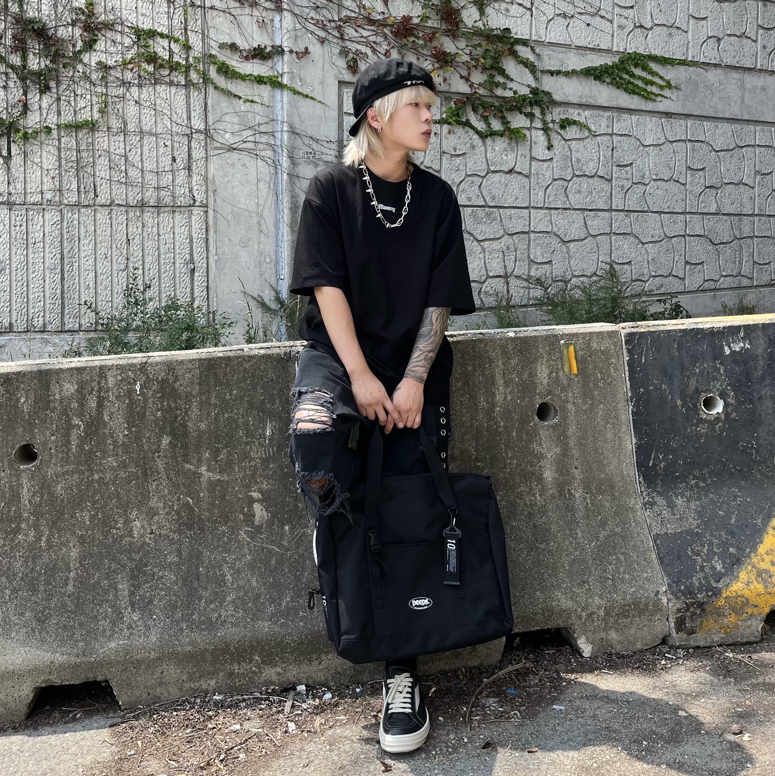 Rick Owens Lido Vintage Sneakers Black Milk 착용 스타일 - 2