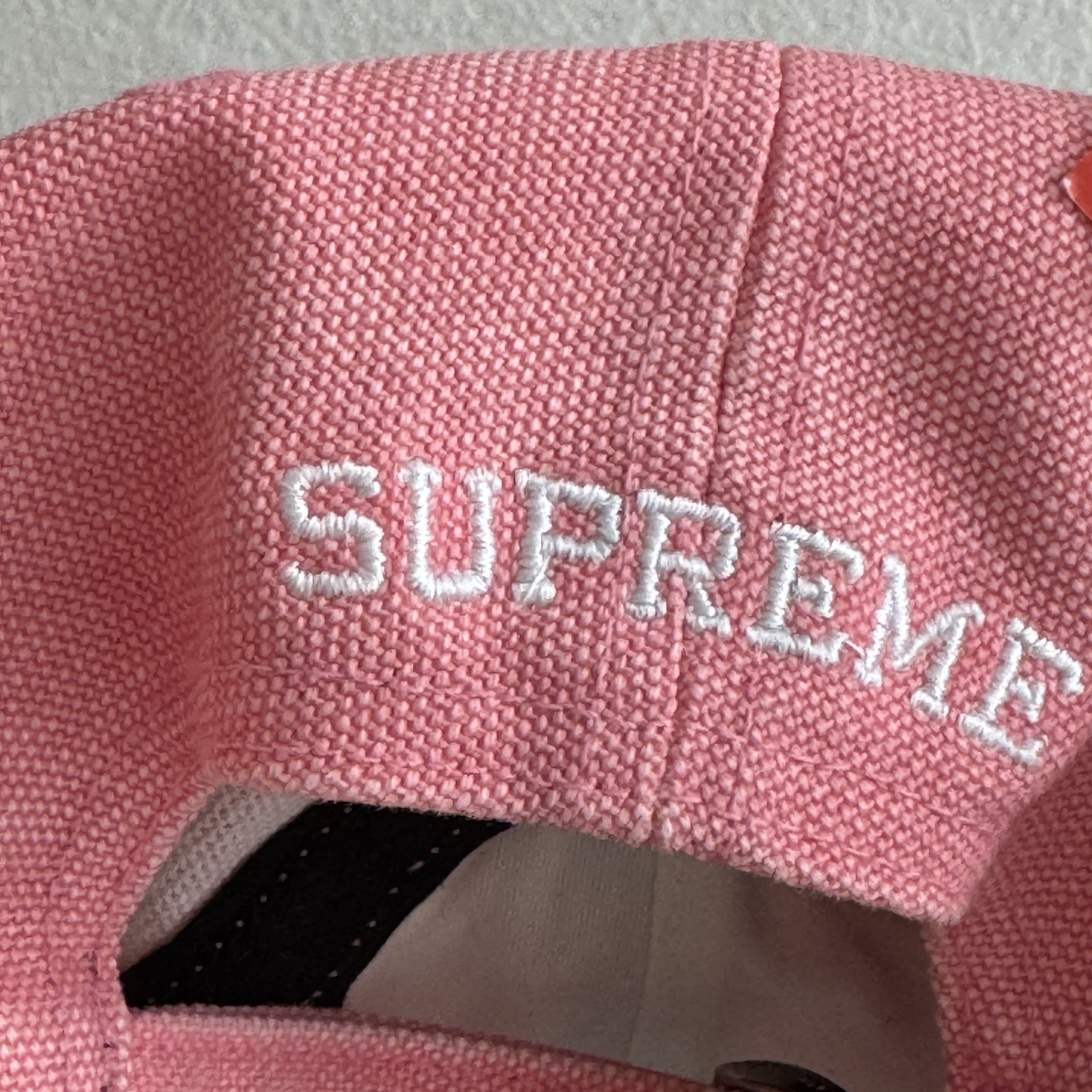Supreme Pigment S Logo 6-Panel Bright Pink - 24FW 착용 스타일 - 2
